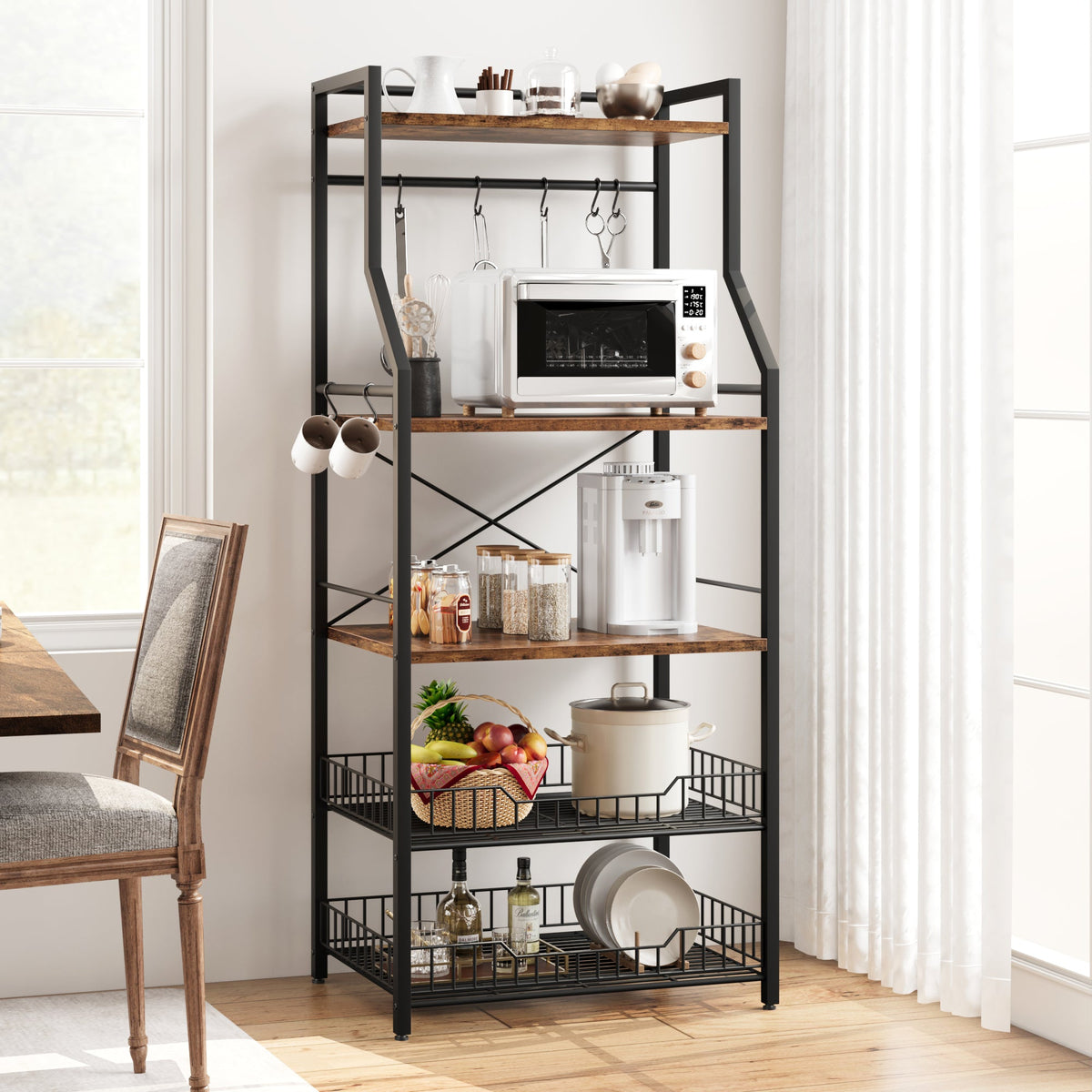 Étagère de cuisine Garvee sur pied avec 2 grands paniers métalliques, 5 niveaux, robuste et durable, idéale pour le rangement en cuisine ou dans un coin café, en MDF et acier.