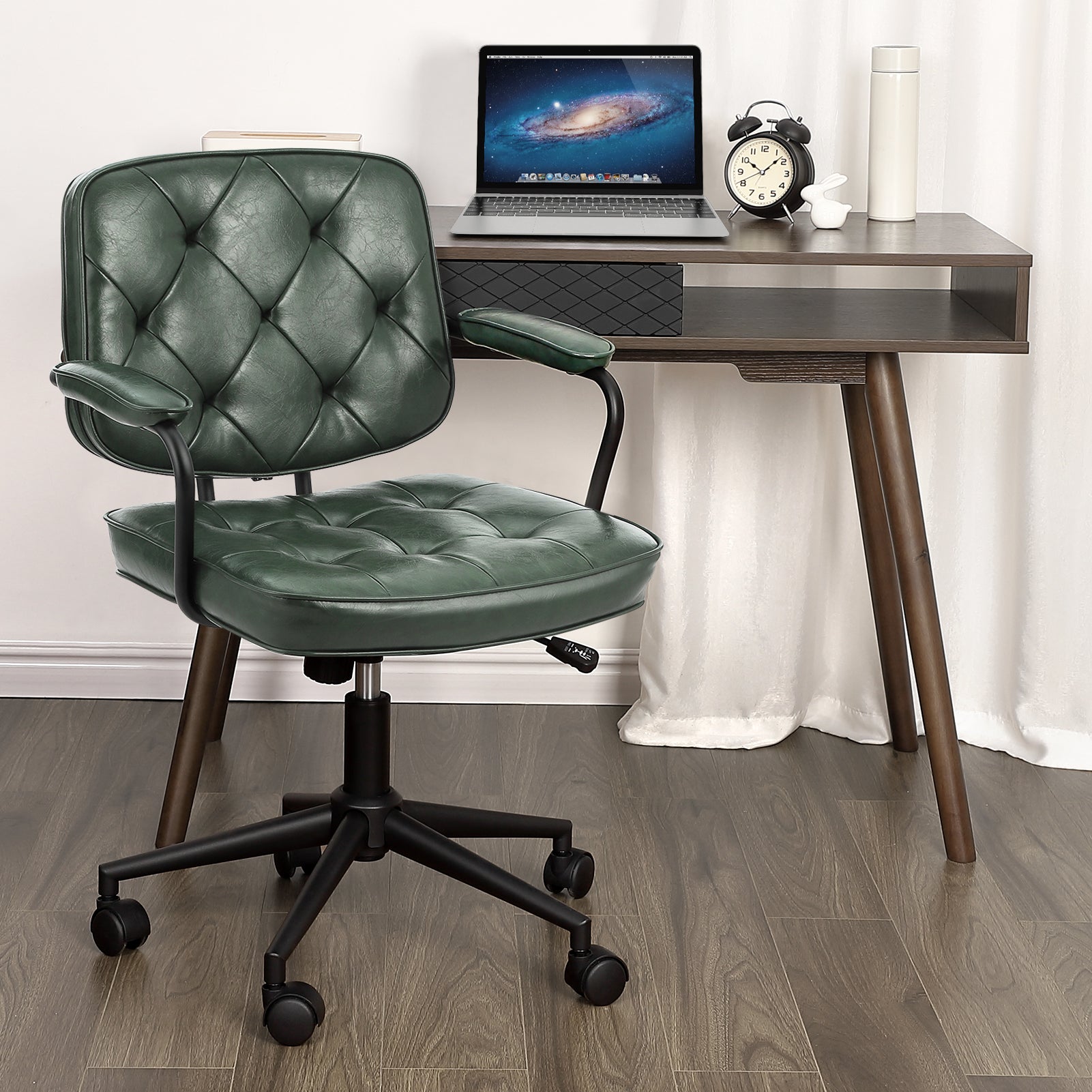Chaise de bureau Garvee verte - Hauteur réglable, pivotante à 360°, revêtement en similicuir, rembourrée, avec accoudoirs, dossier mi-haut, idéale pour le bureau et le salon.
