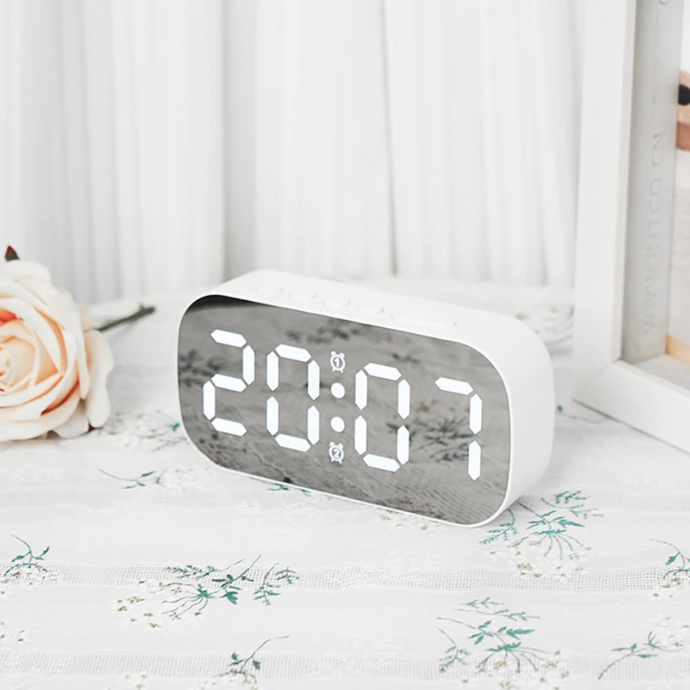 Garvee Réveil LED numérique grand écran avec double alarme, luminosité réglable, recharge USB, pour mur ou table, blanc