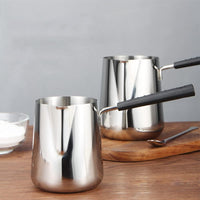 Casserole Garvee Pentolino en acier inoxydable avec poignée thermo-réfléchissante, graduation, bec verseur, répartition de la chaleur sur 3 niveaux pour la cuisson et la préparation du café, plusieurs tailles, argent