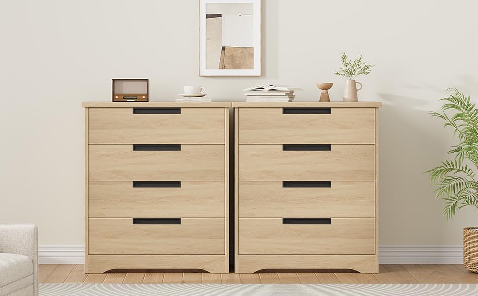 Commode Garvee à 4 tiroirs en bois avec poignées intégrées, idéale pour la chambre et le salon. Robuste, moderne et polyvalente, couleur bois naturel.