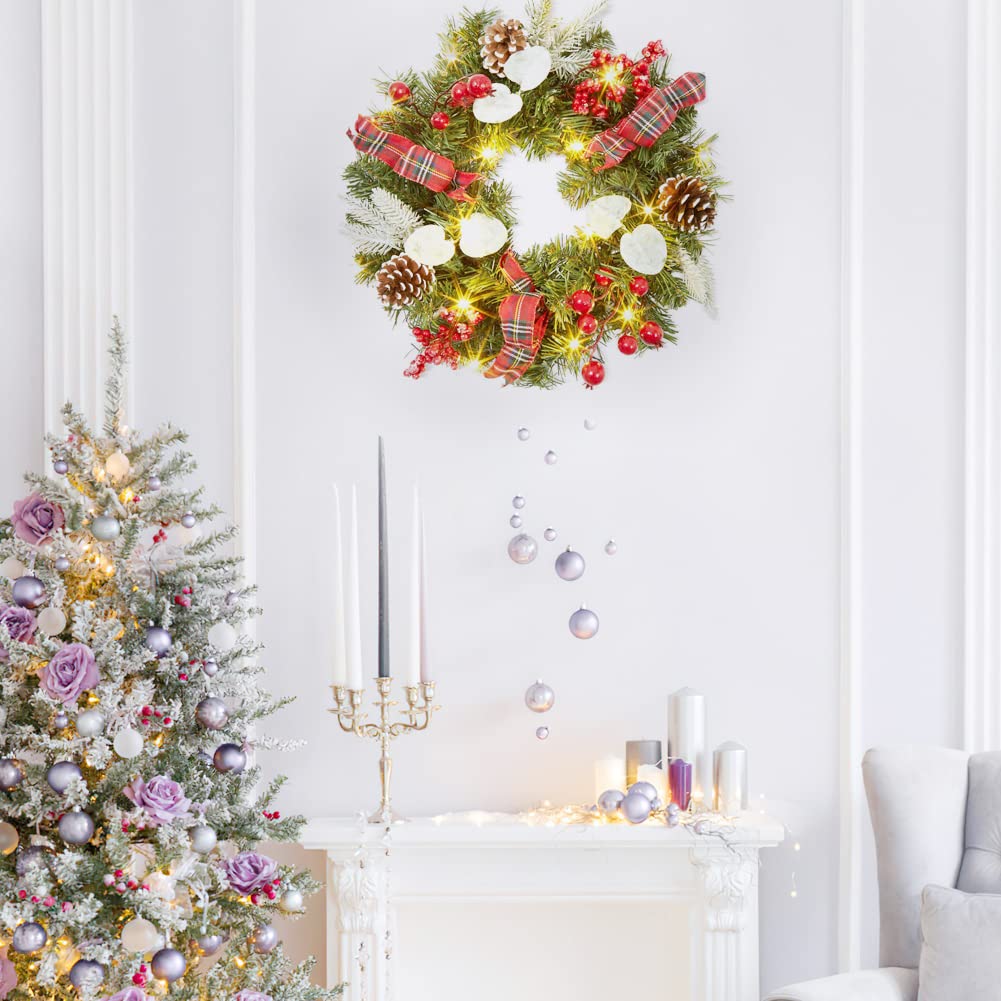 Couronne de Noël GARVEE 45 cm avec 15 lumières LED, pommes de pin et baies pour décorer portes et fenêtres, matériaux naturels, style champêtre festif