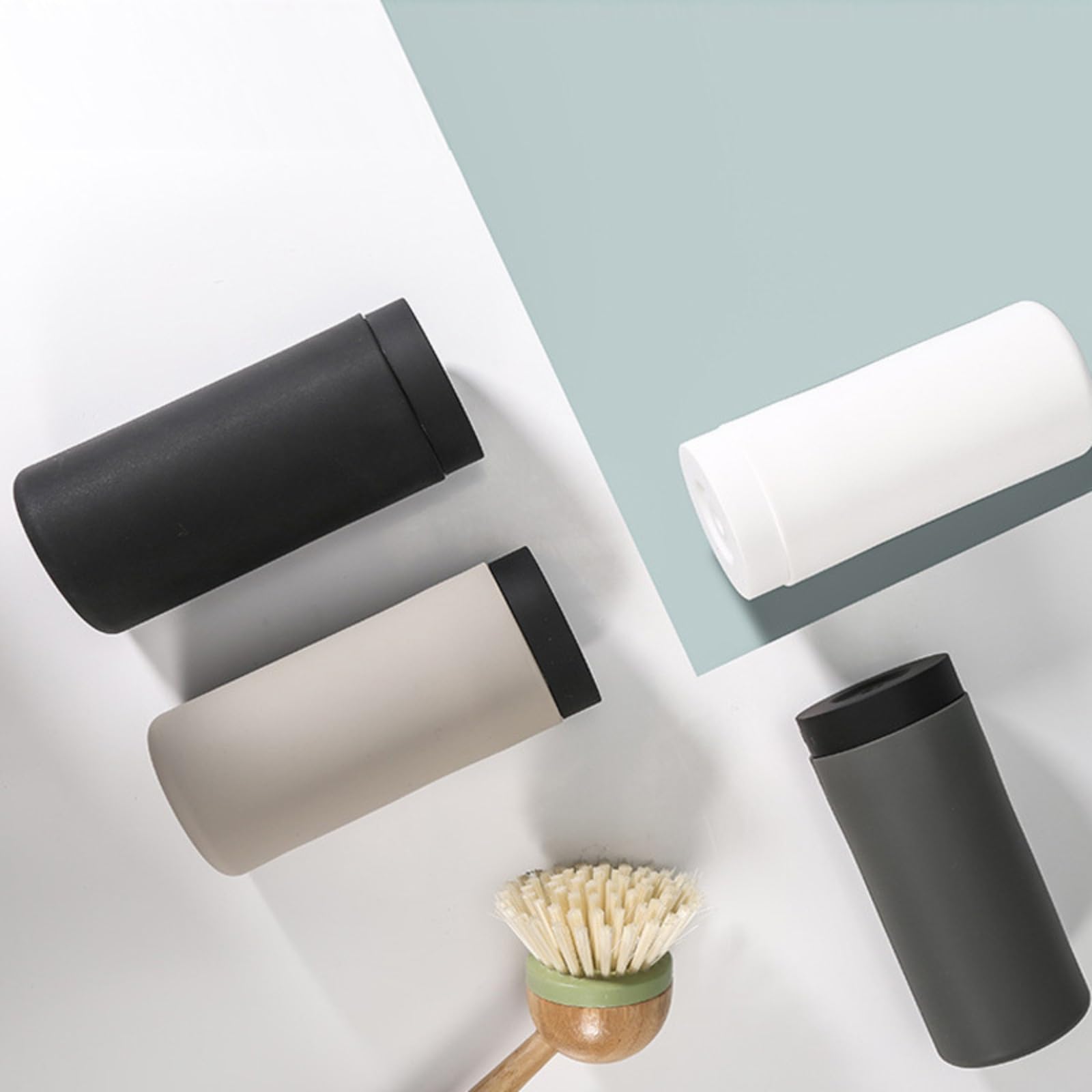 Distributeur de savon en silicone Garvee 240 ml pour la cuisine et la salle de bain, souple, écologique, design moderne et polyvalent.