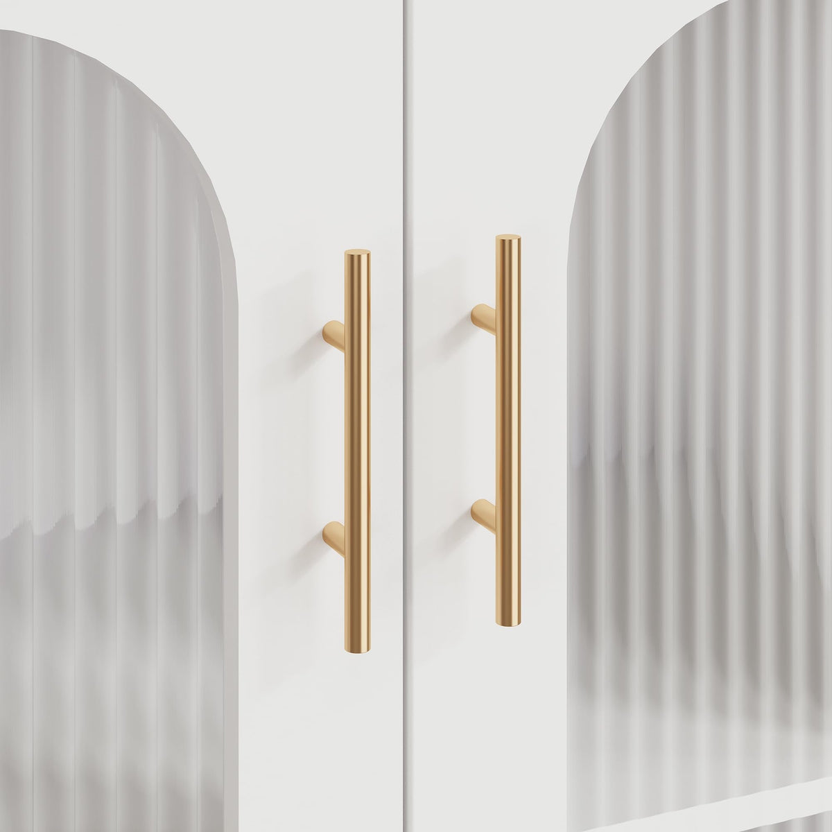 Garvee buffet avec portes vitrées, étagères réglables, MDF 3c, verre, poignées en métal, blanc moderne, pour le salon et la salle à manger
