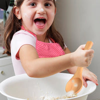 Ensemble de cuisine et de pâtisserie Garvee 11 pièces pour enfants avec tablier ajustable, toque de chef et accessoires sans BPA pour les jeux de rôle et les fêtes d'anniversaire, en coton lavable