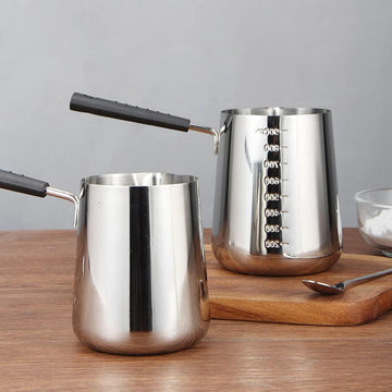 Casserole Garvee Pentolino en acier inoxydable avec poignée thermo-réfléchissante, graduation, bec verseur, répartition de la chaleur sur 3 niveaux pour la cuisson et la préparation du café, plusieurs tailles, argent