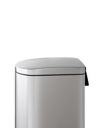 Poubelle de cuisine Garvee 13 gallons en acier inoxydable avec couvercle, fermeture douce, bac intérieur, argentée, compacte pour les petits espaces