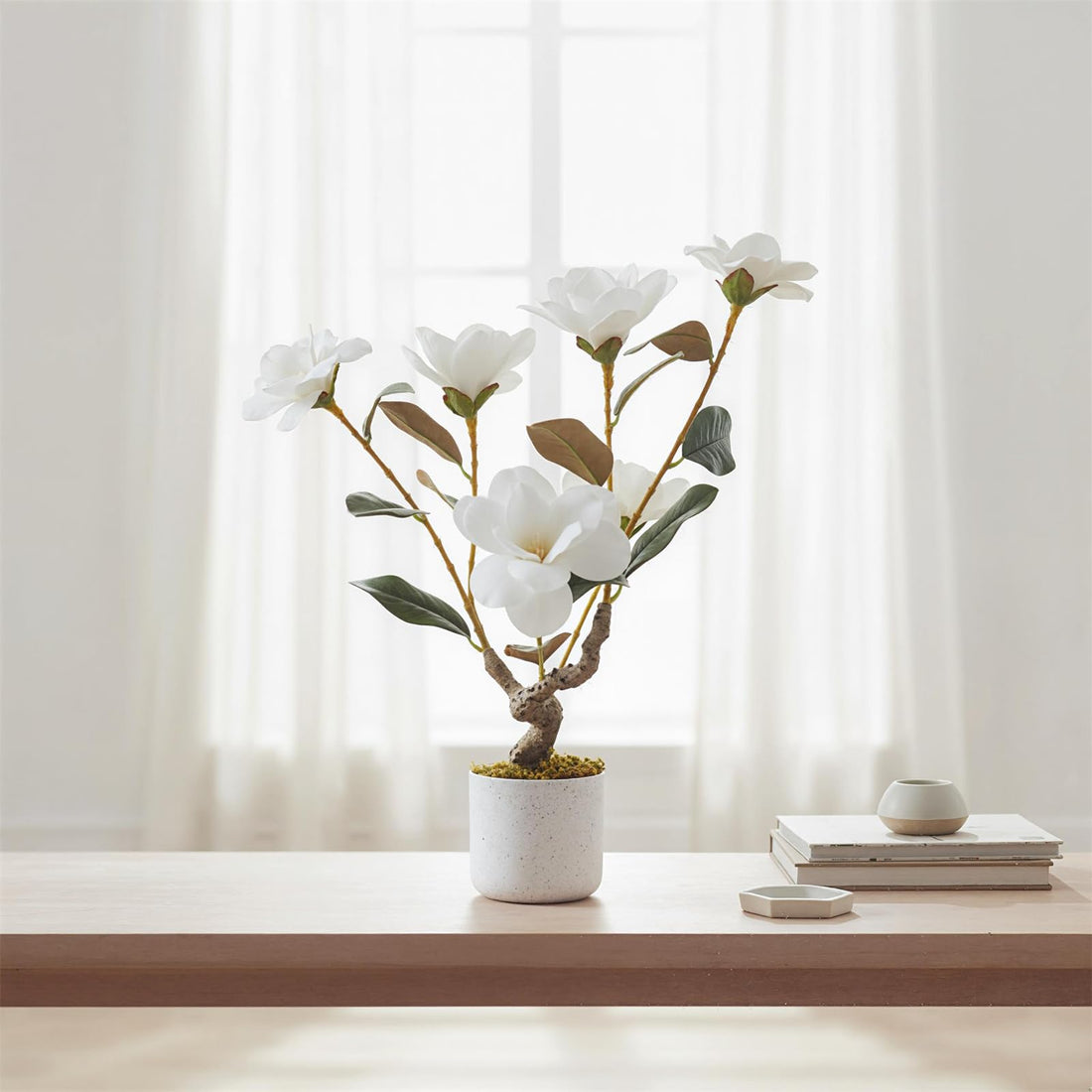 Magnolia artificiel Garvee de 61 cm avec pot blanc moucheté pour salon et bureau, facile d'entretien, durable, fleurs de magnolia réalistes