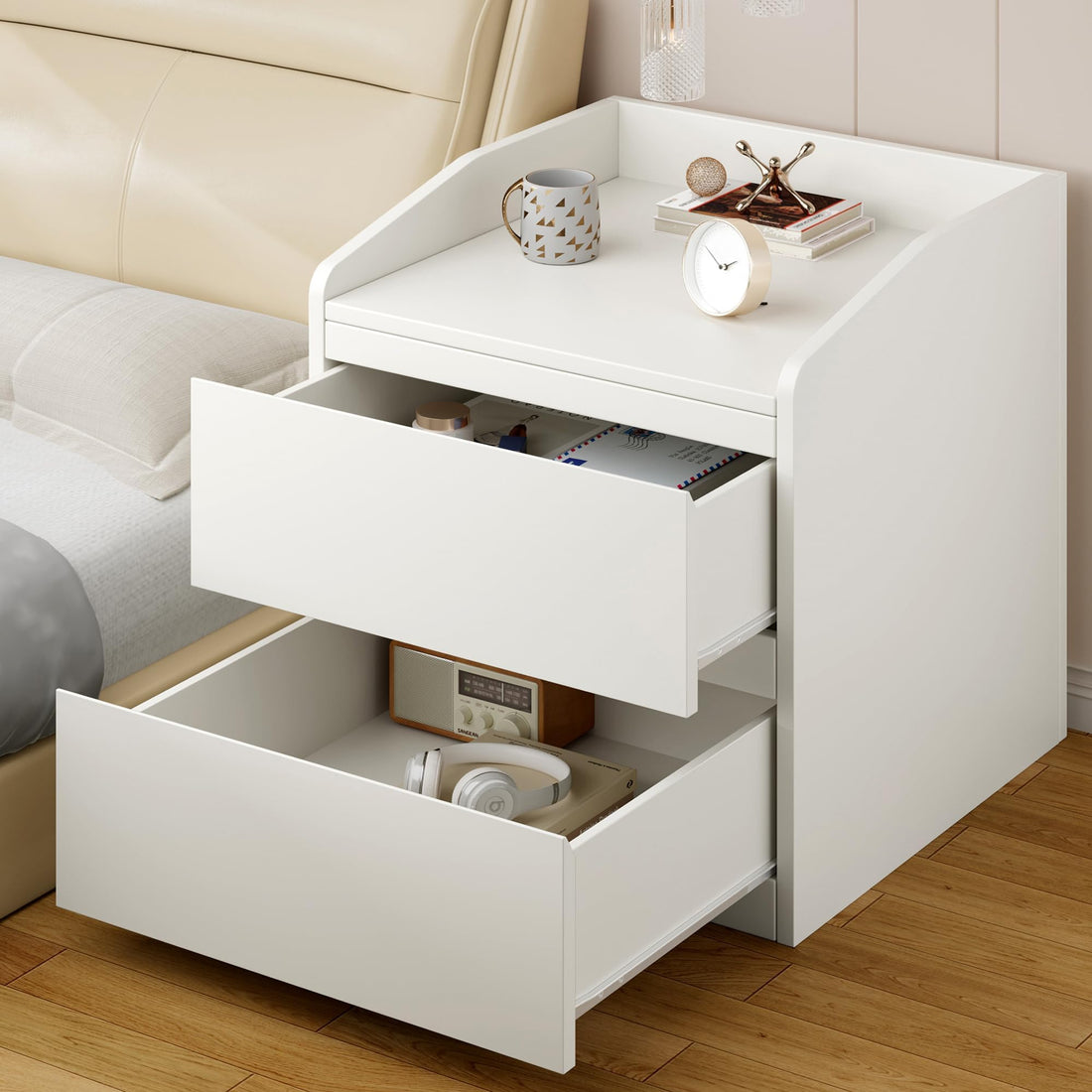 Garvee Table de chevet blanche, table de nuit pour sommier tapissier, commode de nuit à 2 tiroirs, montage facile, peut servir de table d'appoint, de table basse, de meuble de rangement ou de table basse pour la chambre ou le salon.