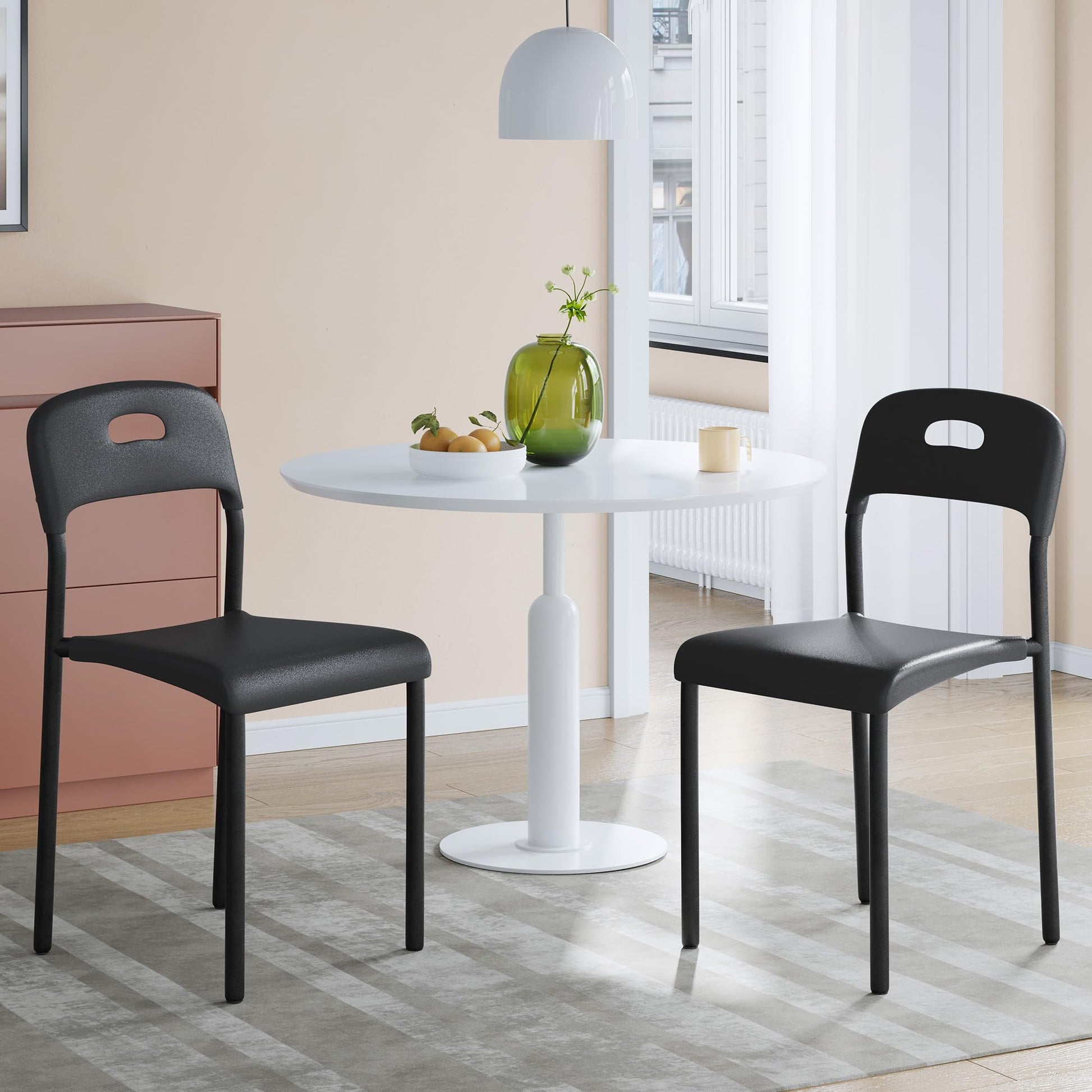 Chaises de salle à manger Garvee, lot de 2, empilables, design moderne, pieds en plastique et métal, pour une utilisation intérieure et extérieure, noires