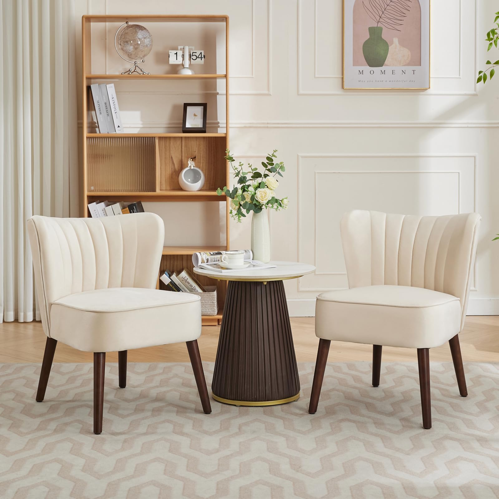 Fauteuil de salon moderne Garvee en velours, pieds réglables, dossier ergonomique, pieds en bois, beige, pour salle à manger ou chambre.