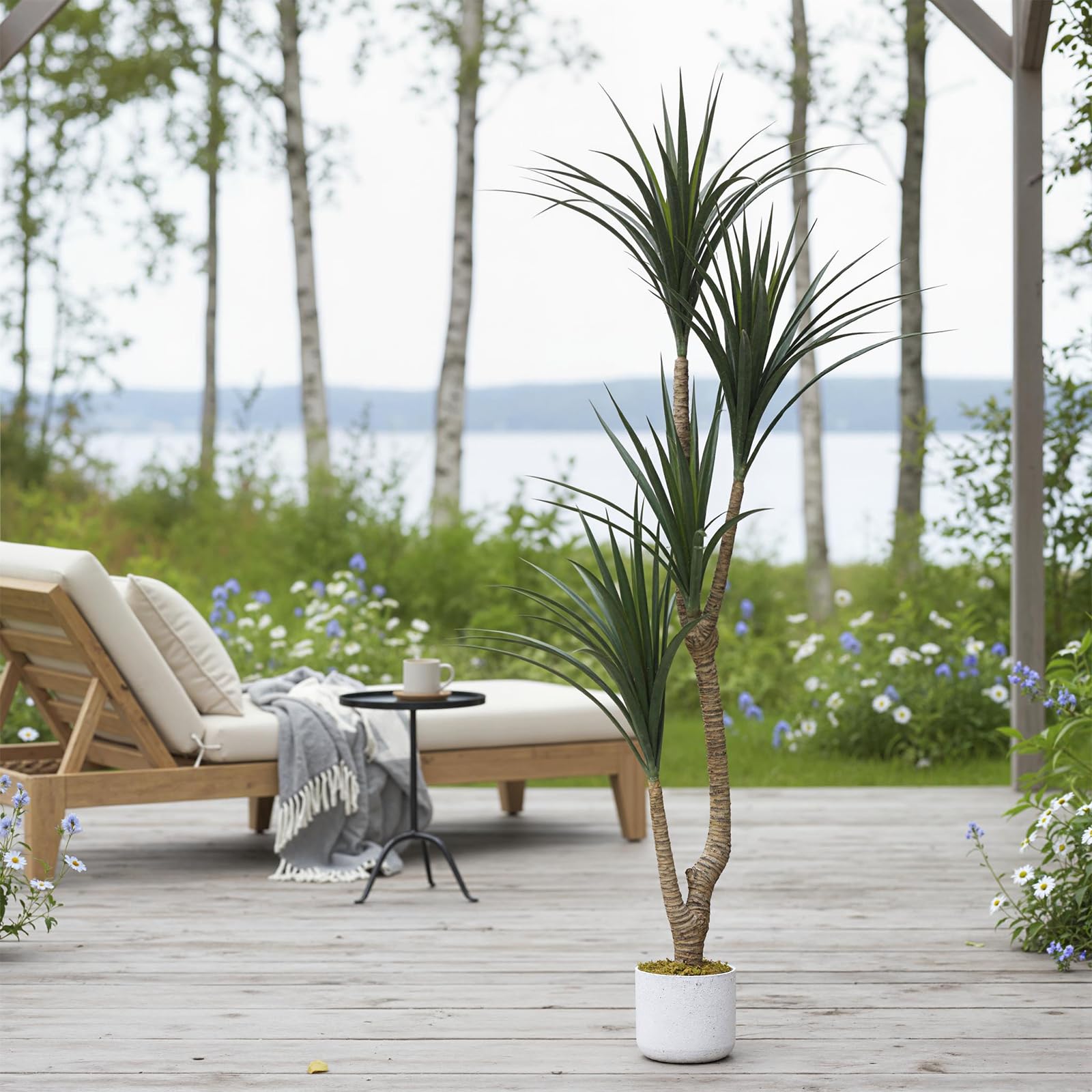 Arbre dracaena artificiel Garvee pour intérieur avec pot blanc, idéal pour un salon moderne. Facile d'entretien, durable et hypoallergénique.