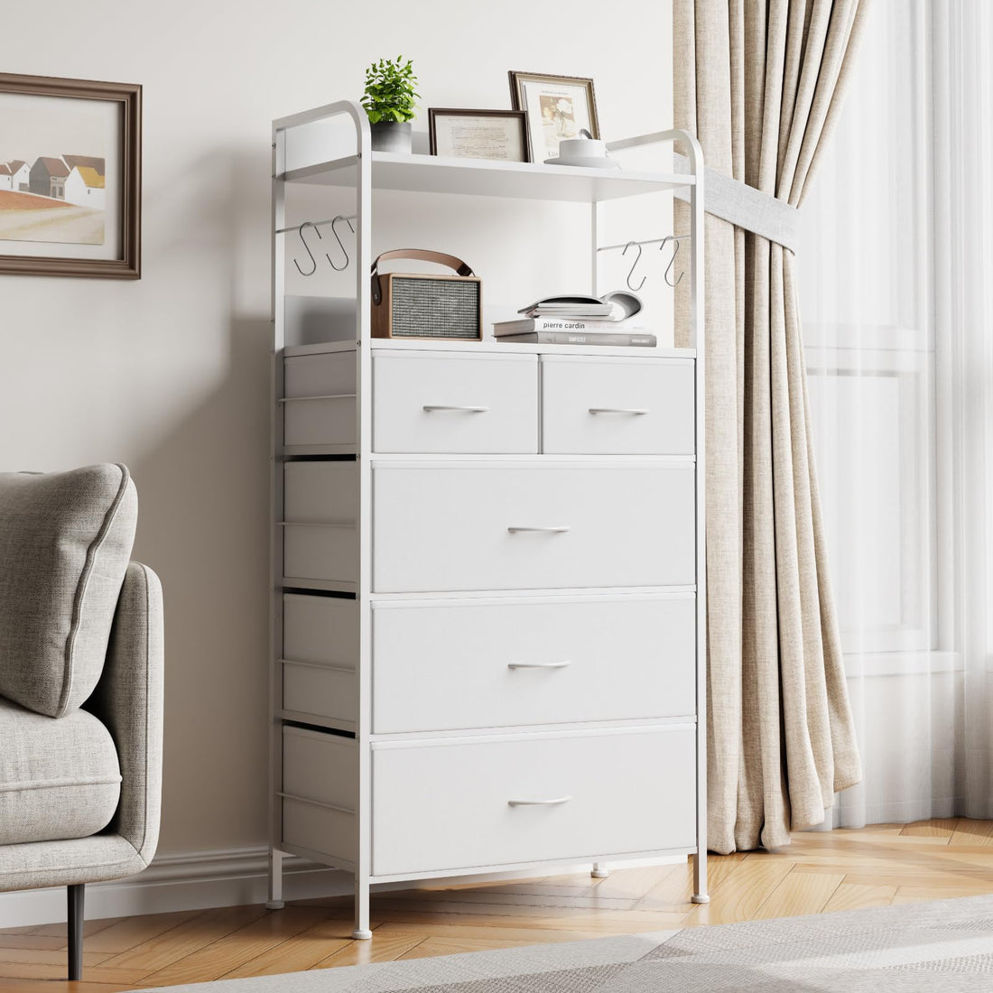Commode Garvee à 5 tiroirs, façade en tissu, structure en métal, plateau en bois, idéale pour la chambre et l'entrée, robuste, grise