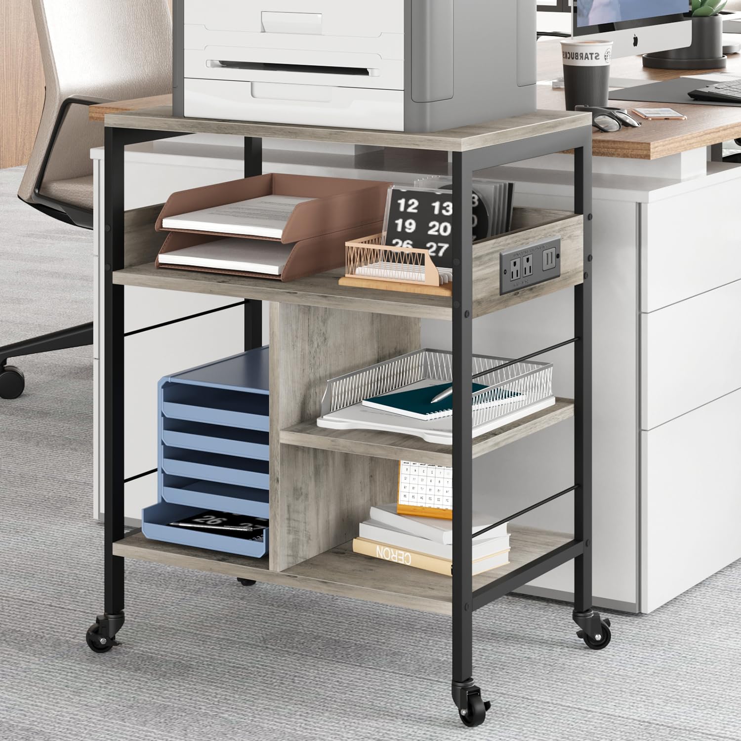 Support pour imprimante mobile Garvee grand format avec prises de courant et port USB, structure métallique à 4 niveaux, panneau MDF, roulettes avec freins, gris rustique, pour bureau et salon, 60 x 40 x 81 cm