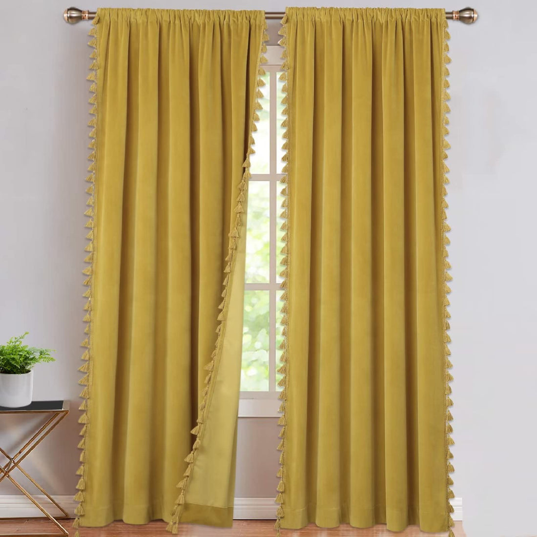 Rideaux Garvee en velours jaune 107 x 244 cm, occultants et insonorisants, 100 % polyester, style bohème, à pompons, pour salon ou chambre.