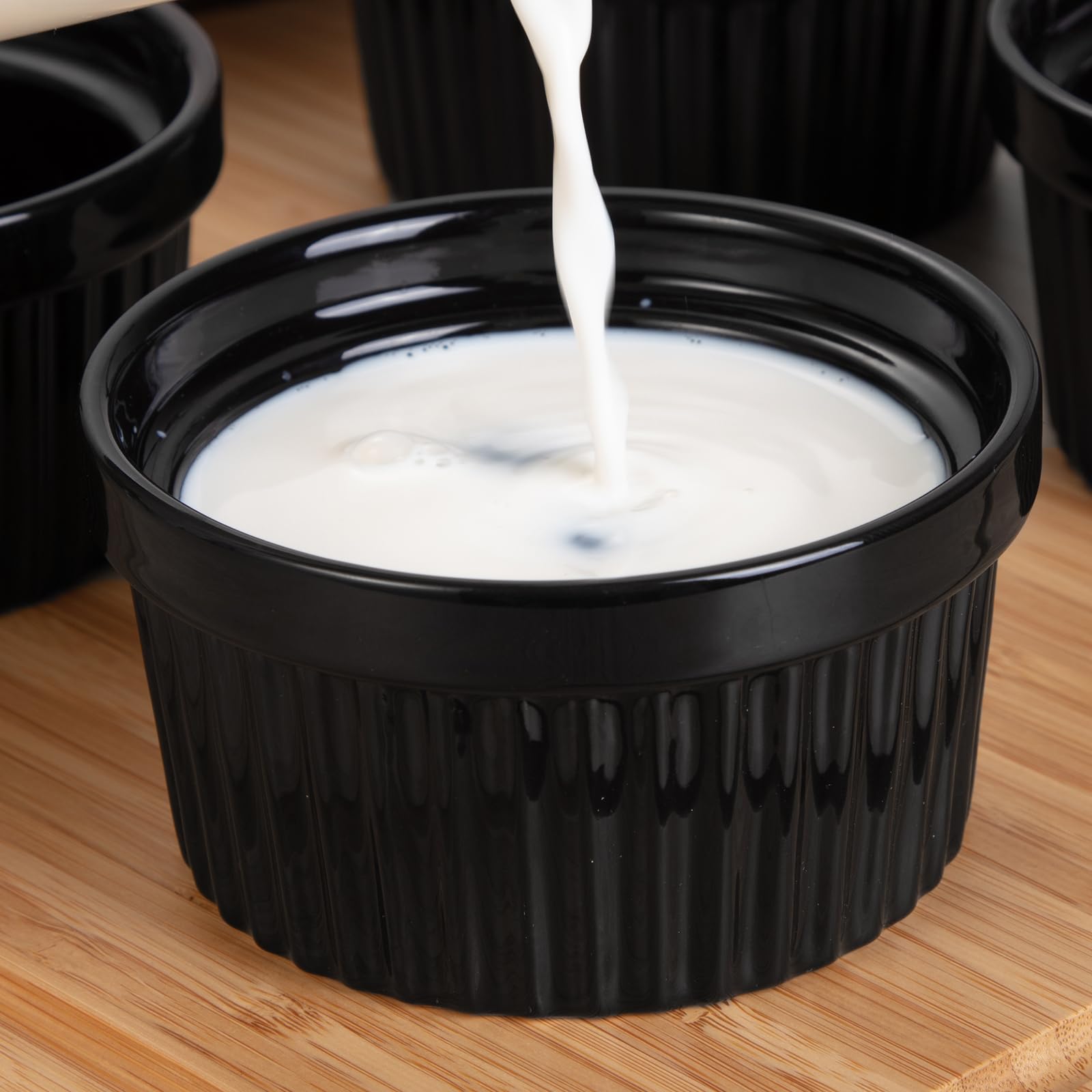 Garvee Cuencos Ramequines 8 oz Porcelaine allant au four Style classique Crème Brûlée Soufflé de cuisson noir