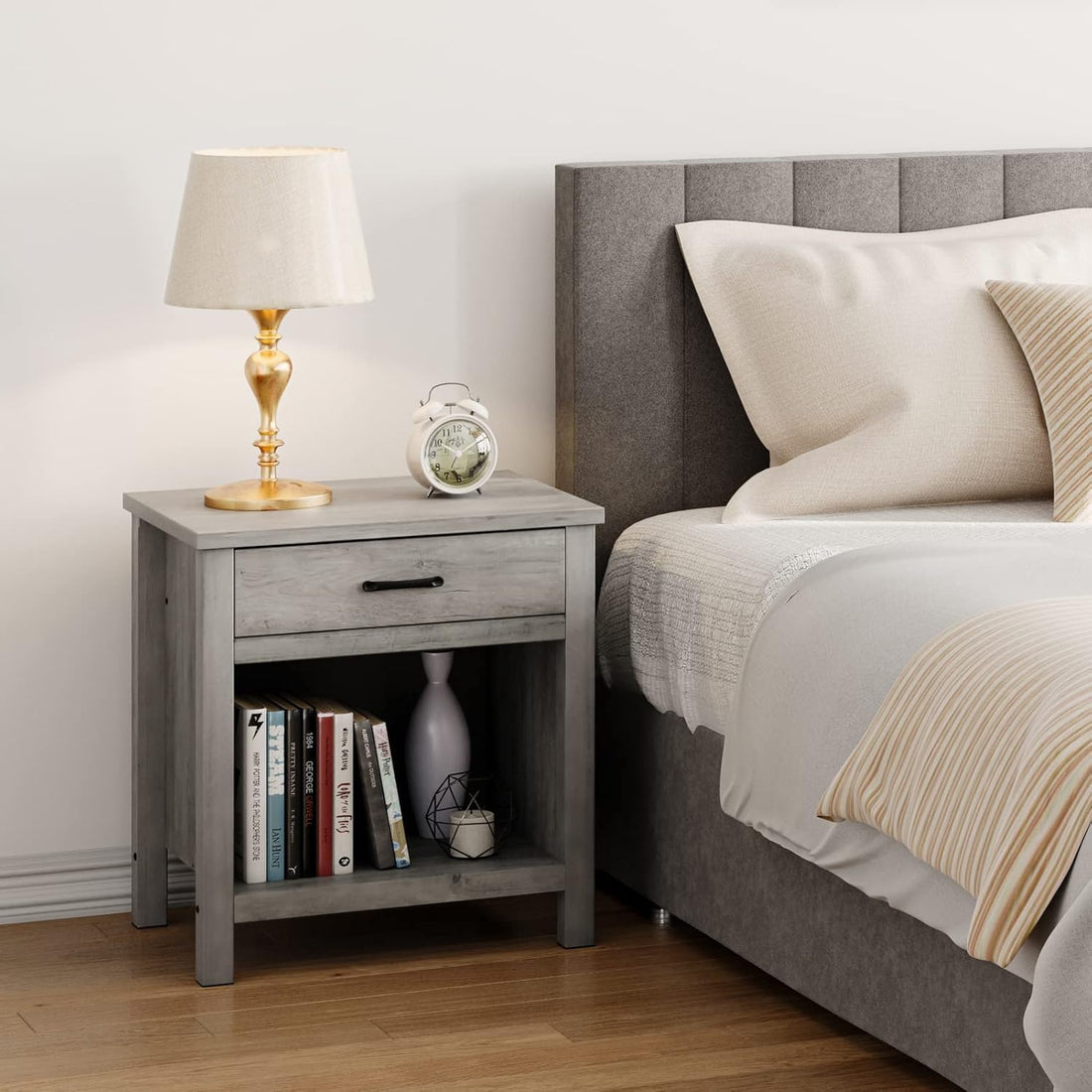 Table de chevet carrée Garvee avec rangement, gris bois, pour chambre et salon, fonctionnalité moderne