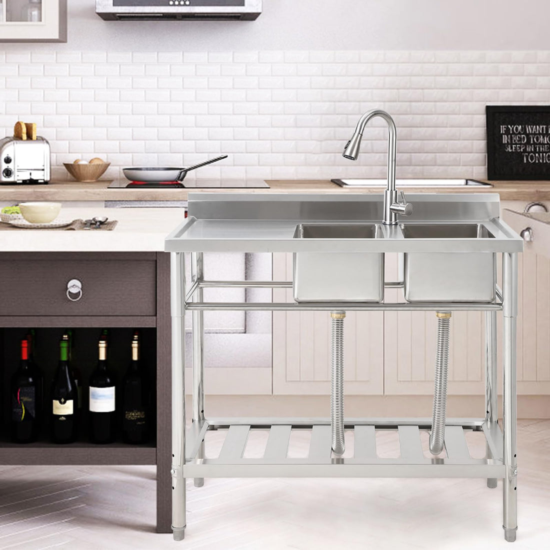 Garvee Évier commercial double bac en acier inoxydable, robinet pivotant 360°, étagères de rangement, pour cuisine et extérieur, 33 × 33 × 21 cm.