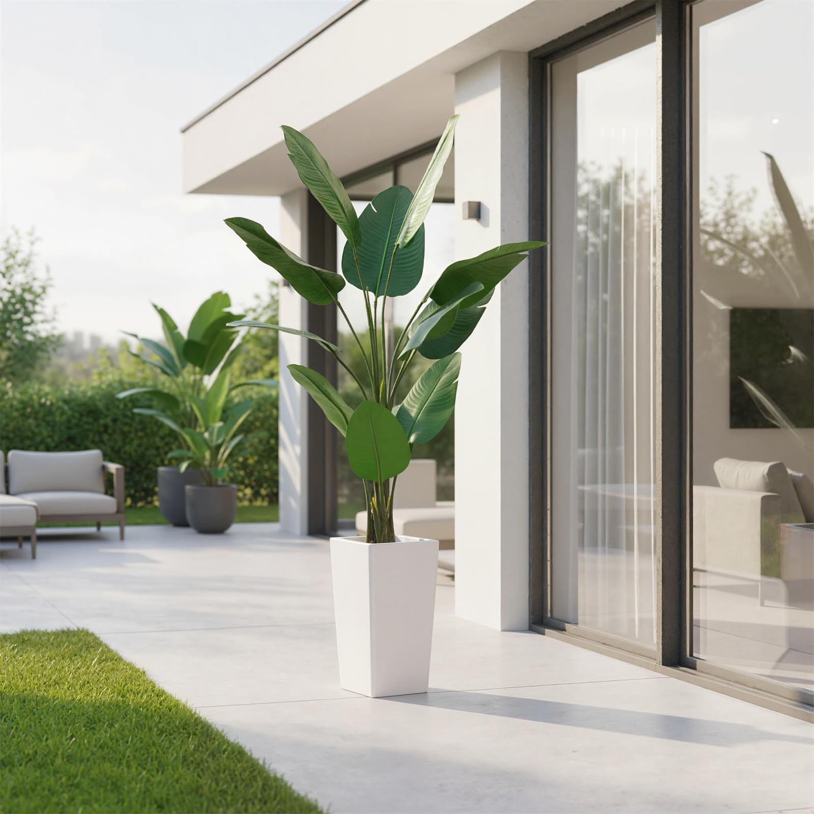 Bananier artificiel Garvee de 1,5 m avec pot blanc, idéal pour l'intérieur et le bureau. Entretien facile, décoration moderne.