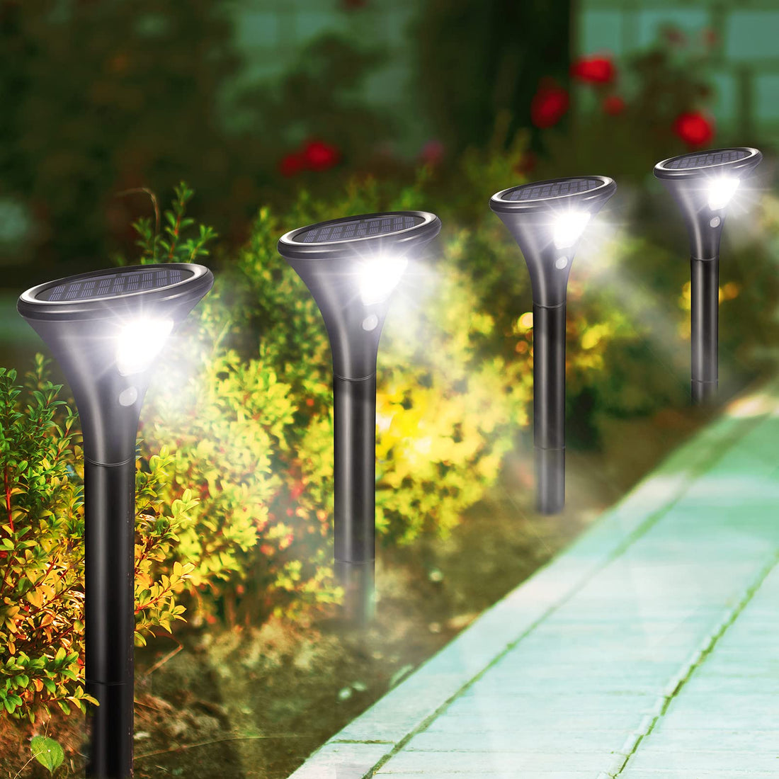 Lot de 4 lampes solaires d'extérieur Garvee avec détecteur de mouvement, étanches IP65, pour jardin, terrasse, pelouse et allée.
