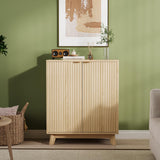Buffet Garvee avec espace de rangement, buffet en bois, 2 portes, étagères réglables, design cannelé, poignées en métal, naturel, salle à manger et salon
