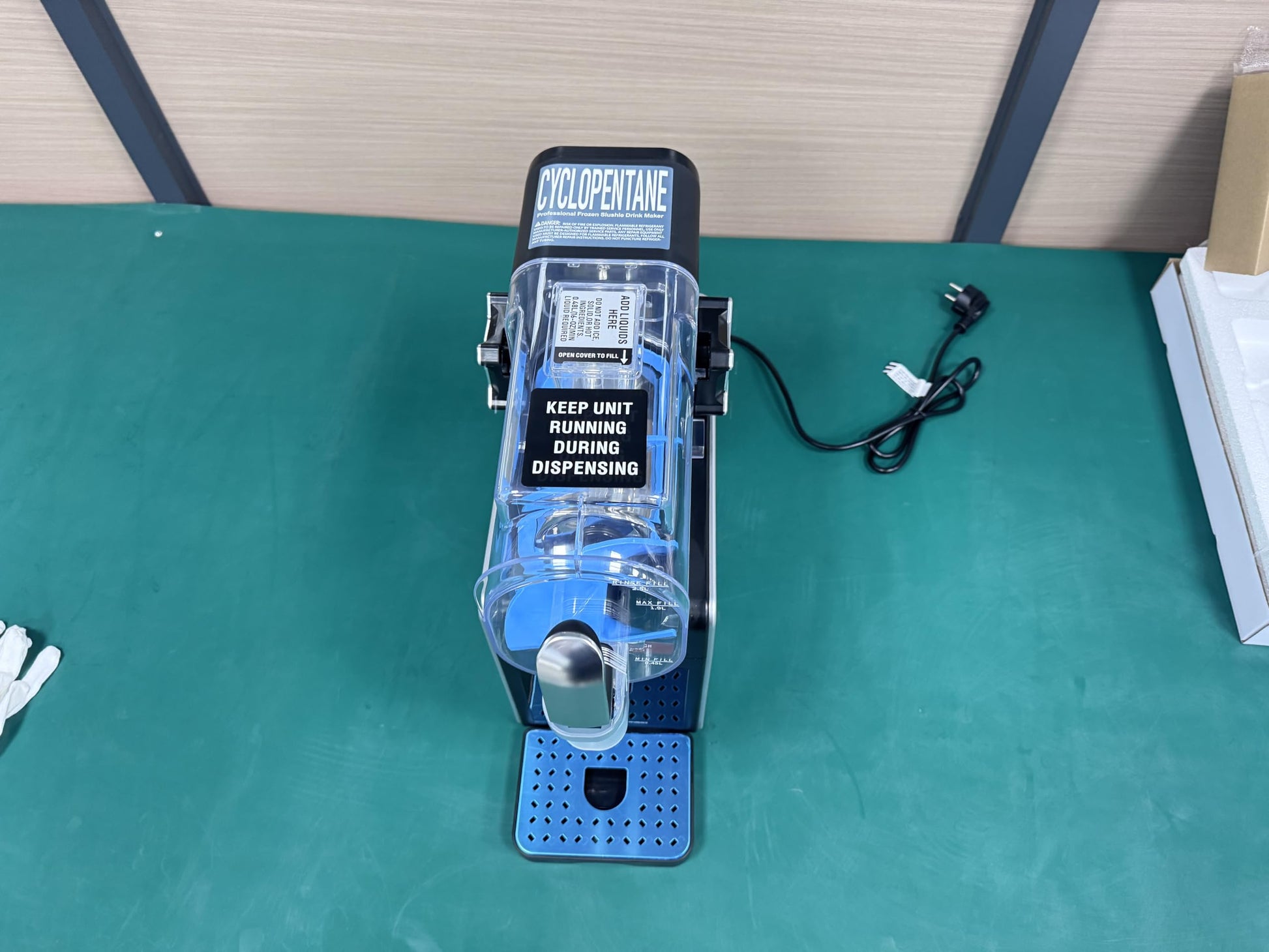 Machine à granita Garvee ABS FS-201 - Norme européenne - Matériau robuste - Refroidissement efficace - Compacte - Idéale pour les fêtes et événements