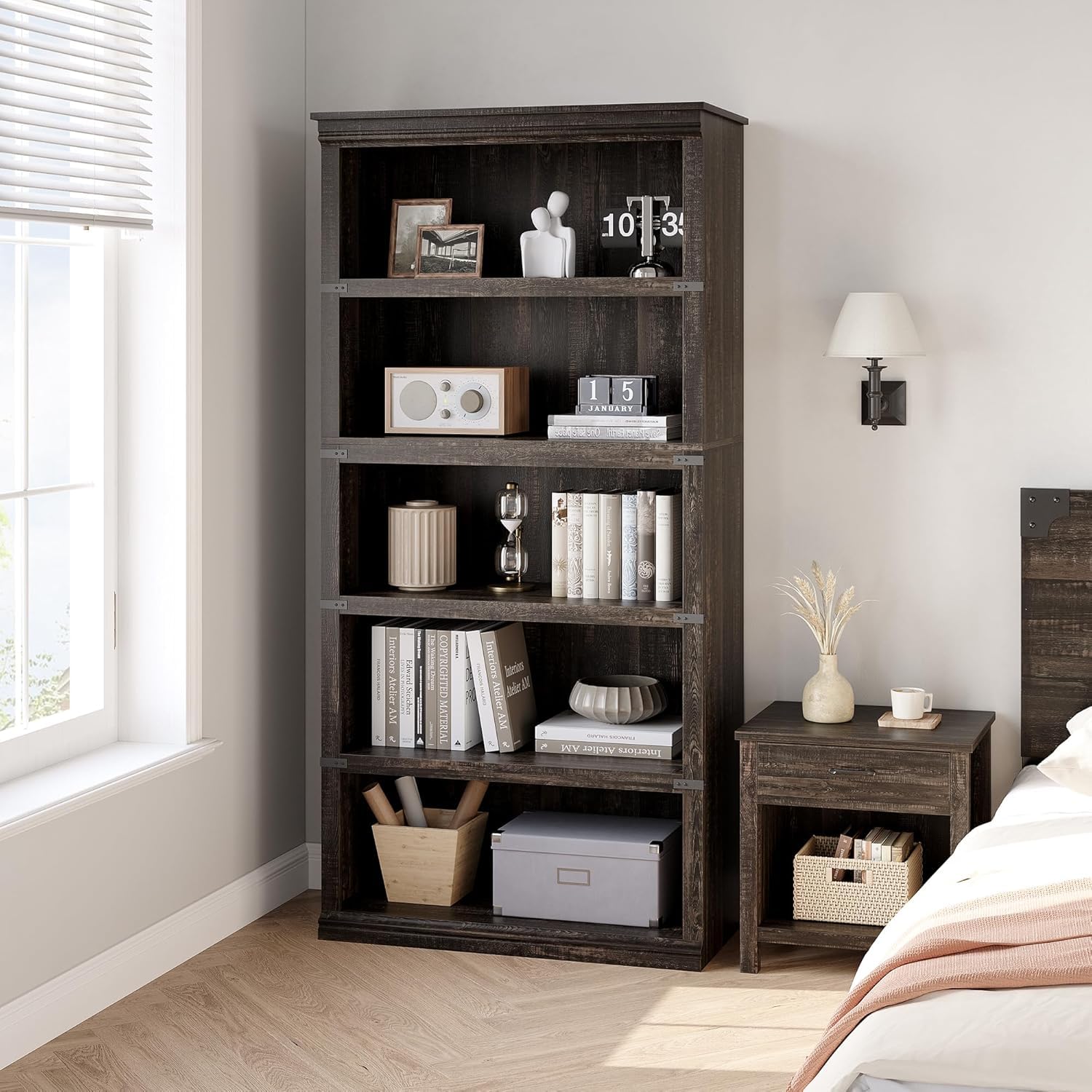 Étagère en bois Garvee à 5 niveaux (3+2 étagères), style ferme, en MDF et bois massif, marron, idéale pour le salon ou le bureau.