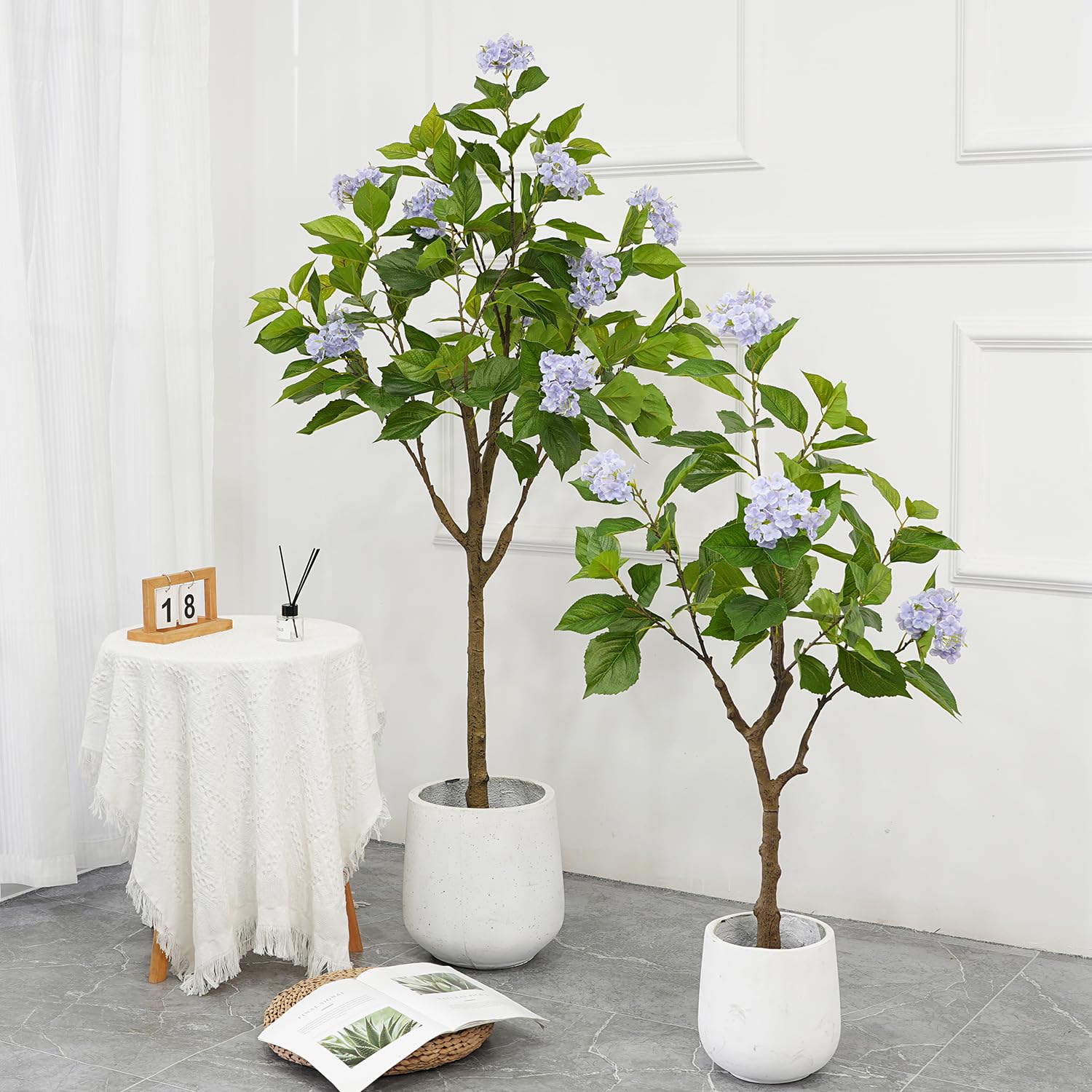 Hortensia artificiel Garvee de 120 cm ou 150 cm avec pot moderne, idéal pour la décoration du salon ou du bureau. Facile d'entretien, robuste, réaliste et vert.