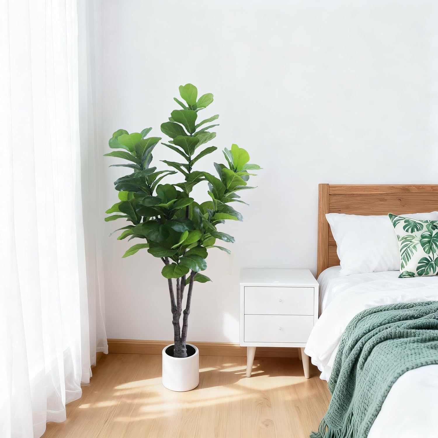 Arbres artificiels Garvee de 2,13 m (7 pi) pour intérieur, réalistes, faciles d'entretien, durables et polyvalents, verts.