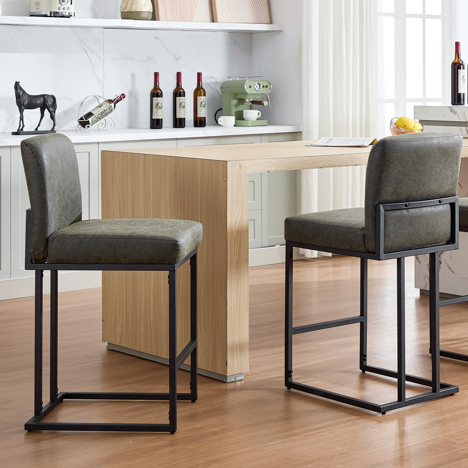 Ensemble de 2 tabourets de bar Garvee 24 po, cuir PU, ergonomiques et stables, structure en métal, repose-pieds, gris, pour îlot de cuisine et bar, hauteur 34-38 po