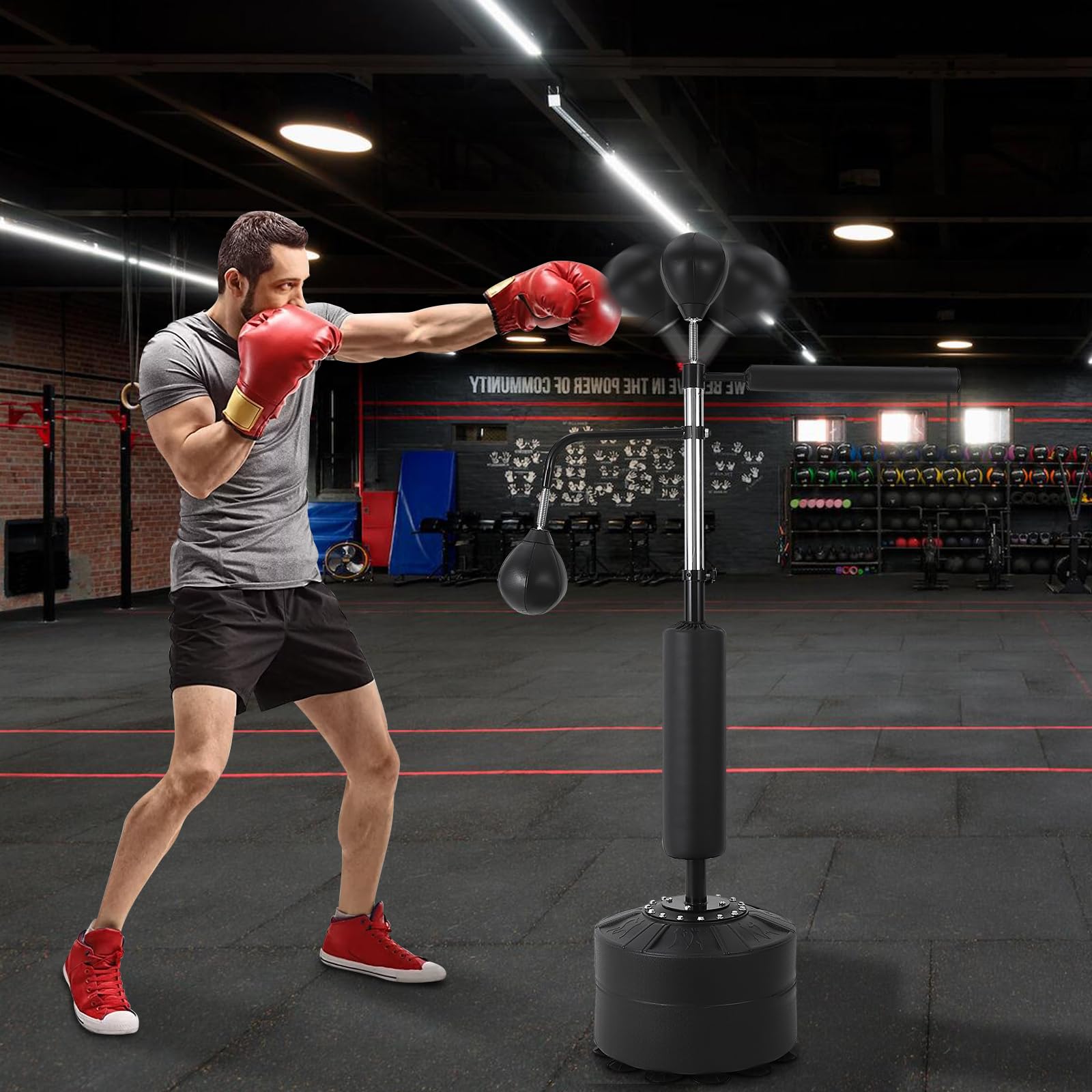 Sac de frappe autoportant Garvee 3-en-1 avec 2 balles de vitesse, rotation à 360°, hauteur réglable pour l'entraînement de kickboxing, matériau PU, noir