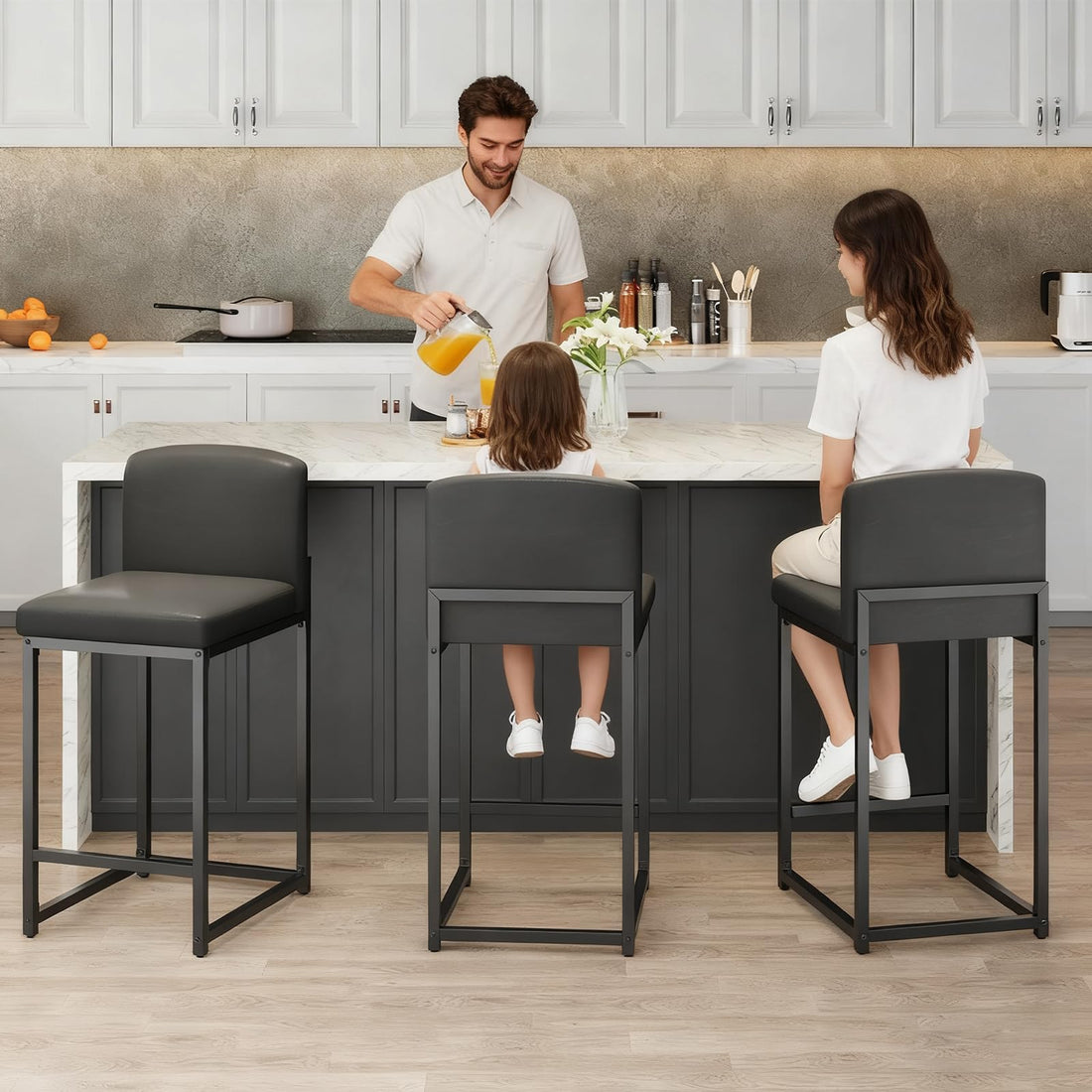 Garvee Ensemble de 2 tabourets de bar modernes noirs, hauteur 61 cm, similicuir, structure métal avec repose-pieds, dossier rembourré, cuisine et salle à manger