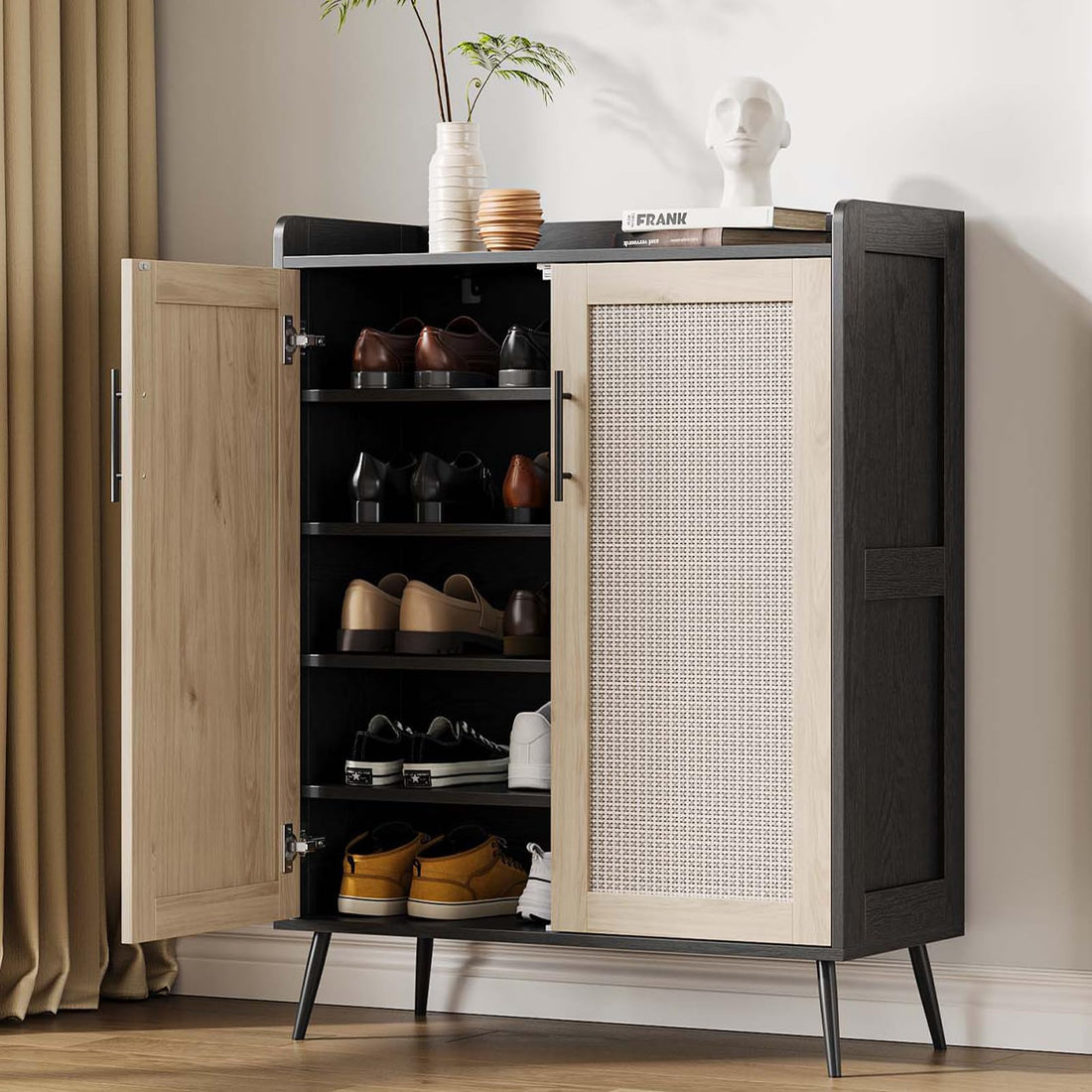 Meuble à chaussures Garvee en rotin, 5 niveaux avec portes, étagères réglables, pieds en métal, noir, pour entrée et salon, grand format, robuste