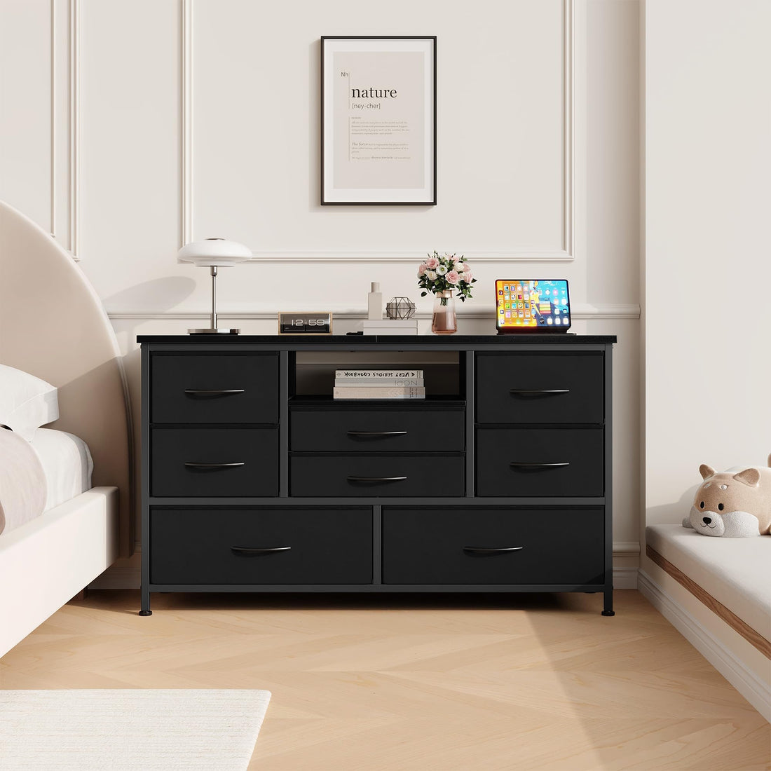 Garvee commode à 8 tiroirs, 3 prises électriques et 2 ports USB, meuble TV avec éclairage LED pour chambre, salon ou entrée, 120 cm, noir