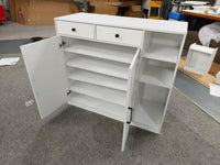 Meuble à chaussures Garvee style ferme avec 2 portes coulissantes et 2 tiroirs, 7 niveaux, étagères réglables, bois, blanc, robuste pour couloir et entrée.