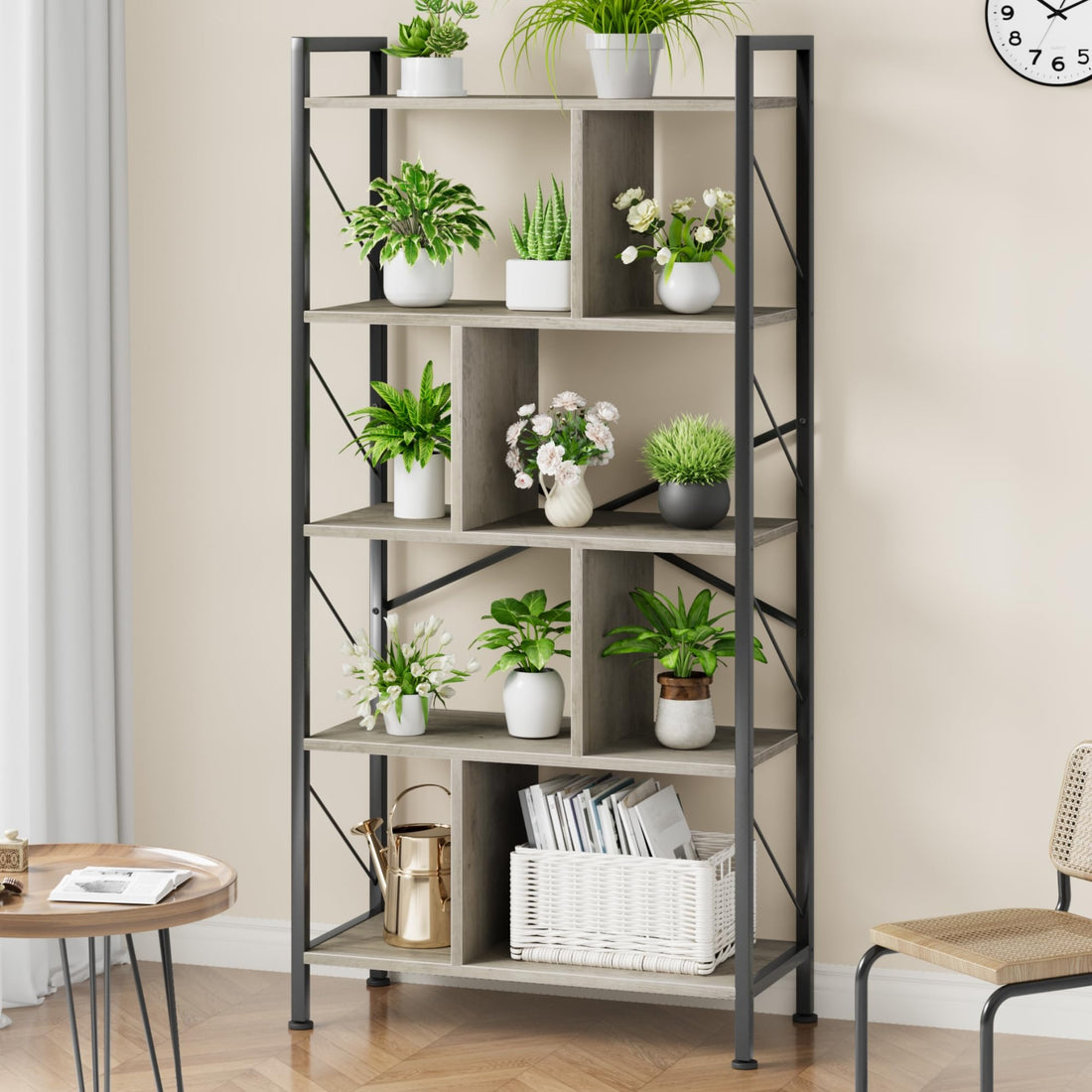 Étagère industrielle haute Garvee à 5 niveaux avec rangement pour salon, bureau, chambre, en MDF et métal, robuste et anti-basculement.