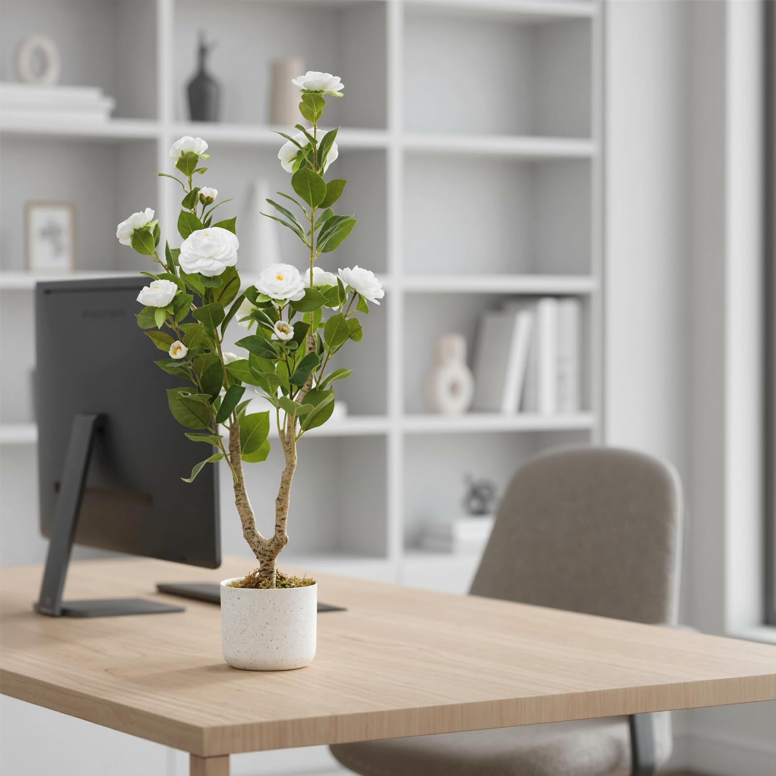 Lot de 2 camélias artificiels Garvee de 90 cm avec pot blanc, pour l'intérieur et les espaces extérieurs couverts. Faciles d'entretien, aspect réaliste, en polyester et PEVA.
