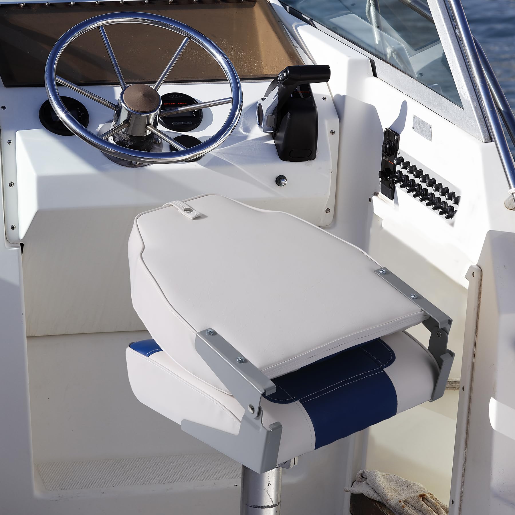 Ensemble de 2 sièges de bateau pliants Garvee avec dossier haut, rembourrage épais, structure en aluminium, pour bateaux de pêche et de tourisme, en PVC robuste et antirouille.