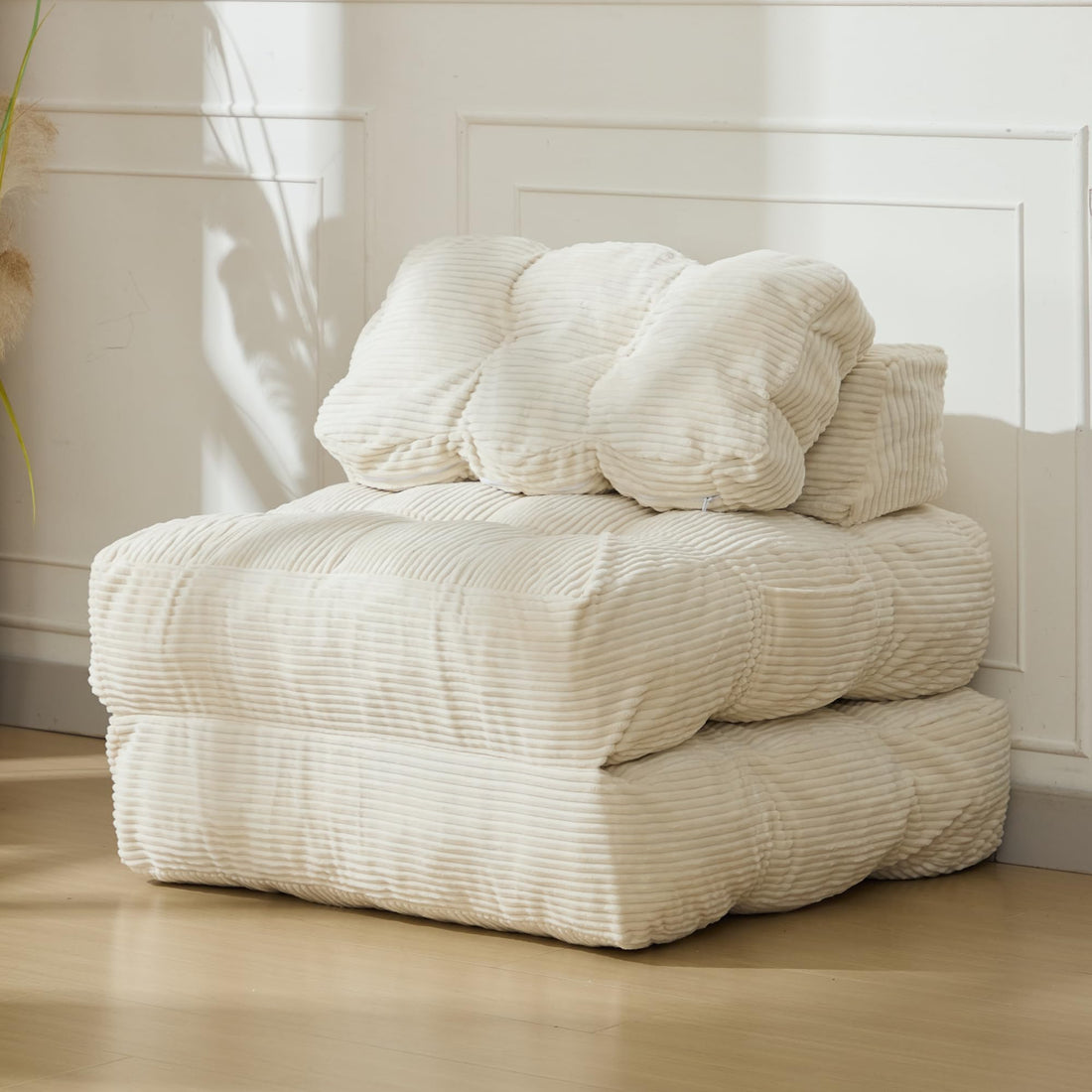 Canapé-lit pliant 3 en 1 Garvee avec coussins, matelas pliable, soutien lombaire et fauteuil portable confortable, en velours côtelé beige, pour salon et chambre.