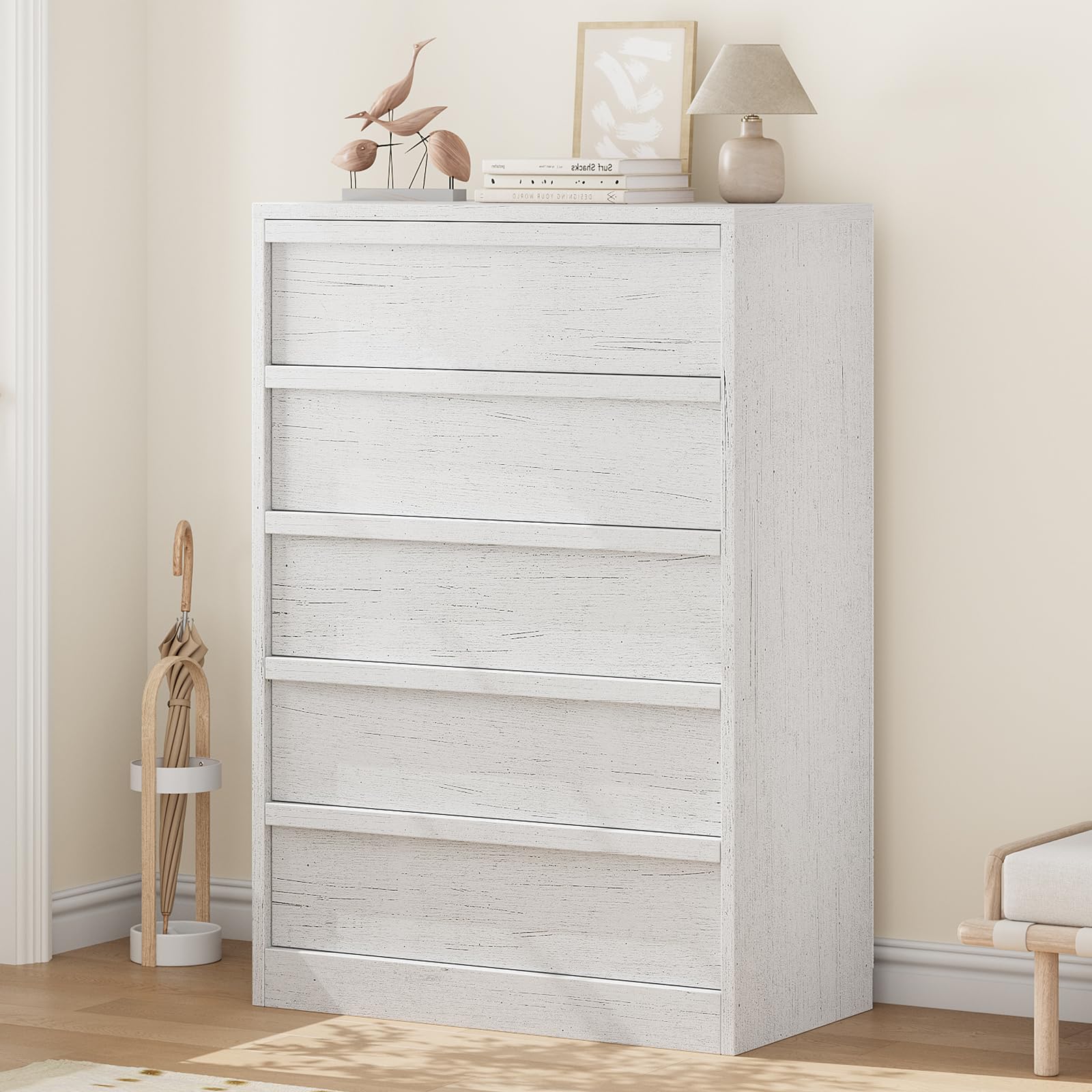Commode Garvee à 5 tiroirs pour chambre à coucher, grand espace de rangement, design moderne, bois, robuste, blanc antique, polyvalente, convient au salon et à la chambre d'enfant.