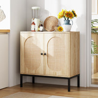 Buffet Garvee avec portes en rotin, double compartiment, pieds en métal, beige, idéal pour le salon et la cuisine.