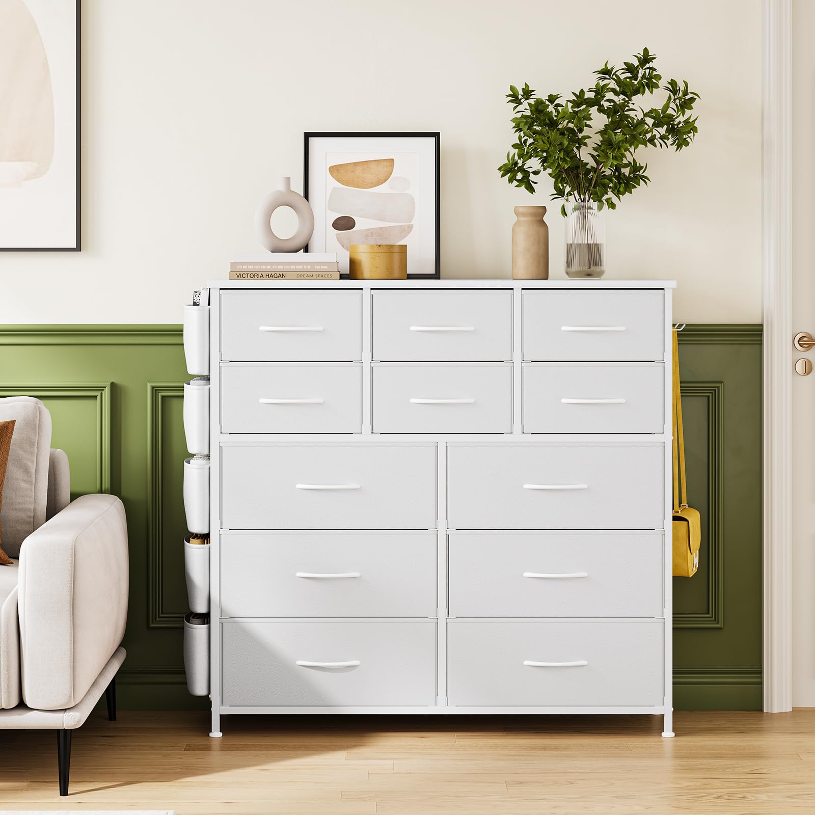 Commode Garvee blanche à 12 tiroirs en tissu avec poches latérales pour chambre et salon, robuste, légère et polyvalente