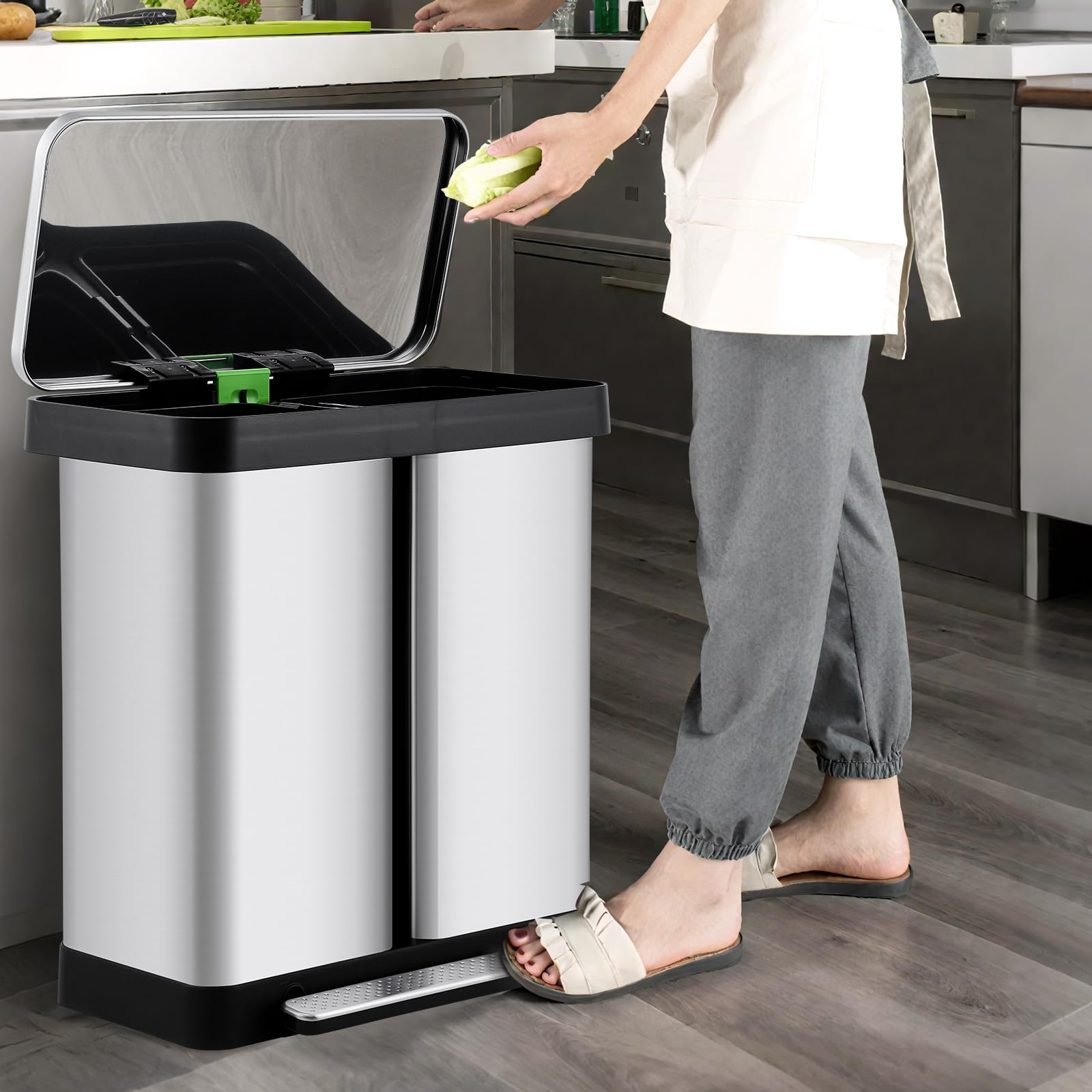 Poubelle de cuisine Garvee 2 x 36 L avec système de tri des déchets, en acier inoxydable, à pédale, double compartiment, sans contact et silencieuse, couleur argent.