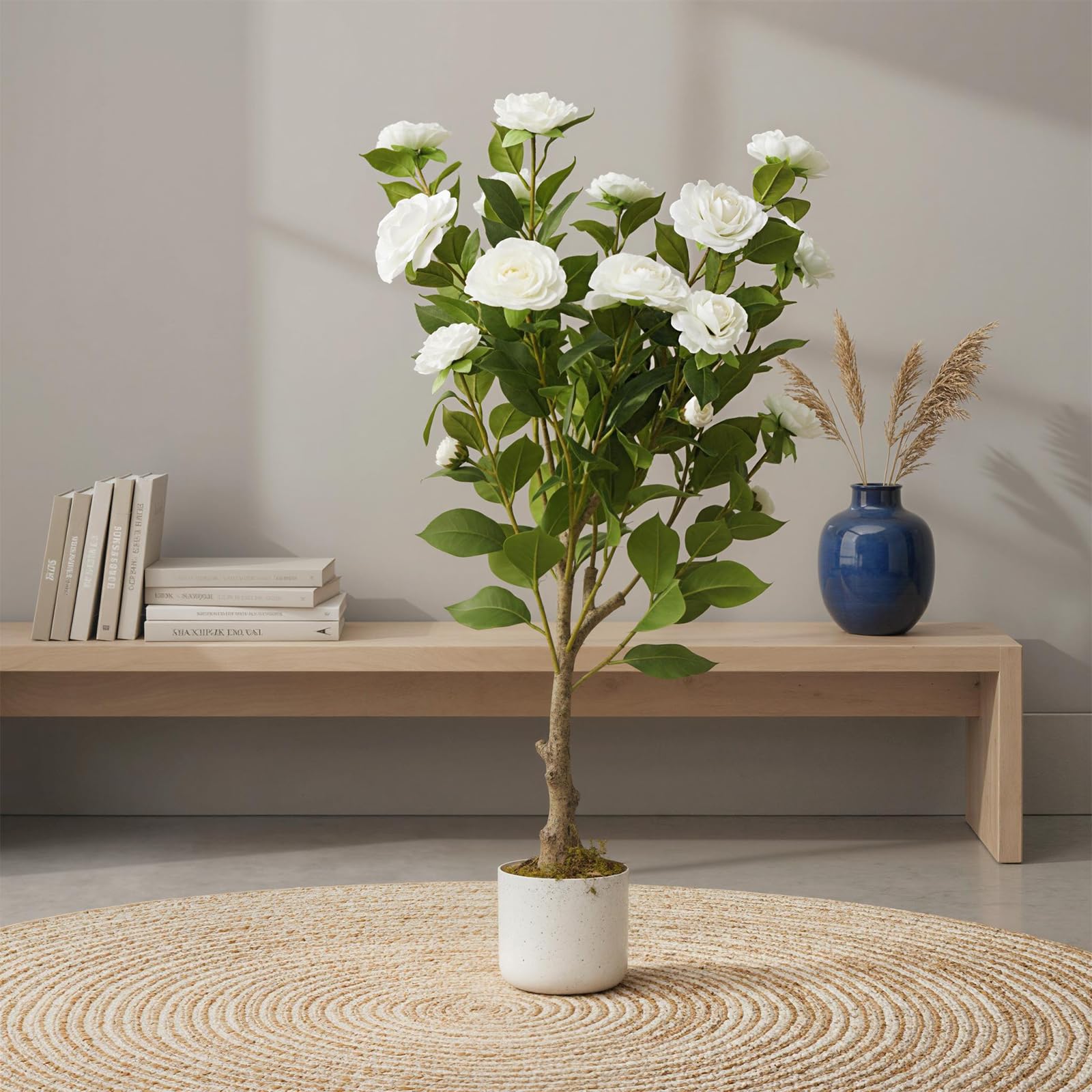 Lot de 2 camélias artificiels Garvee de 90 cm avec pot blanc, pour l'intérieur et les espaces extérieurs couverts. Entretien facile. Fleurs réalistes.
