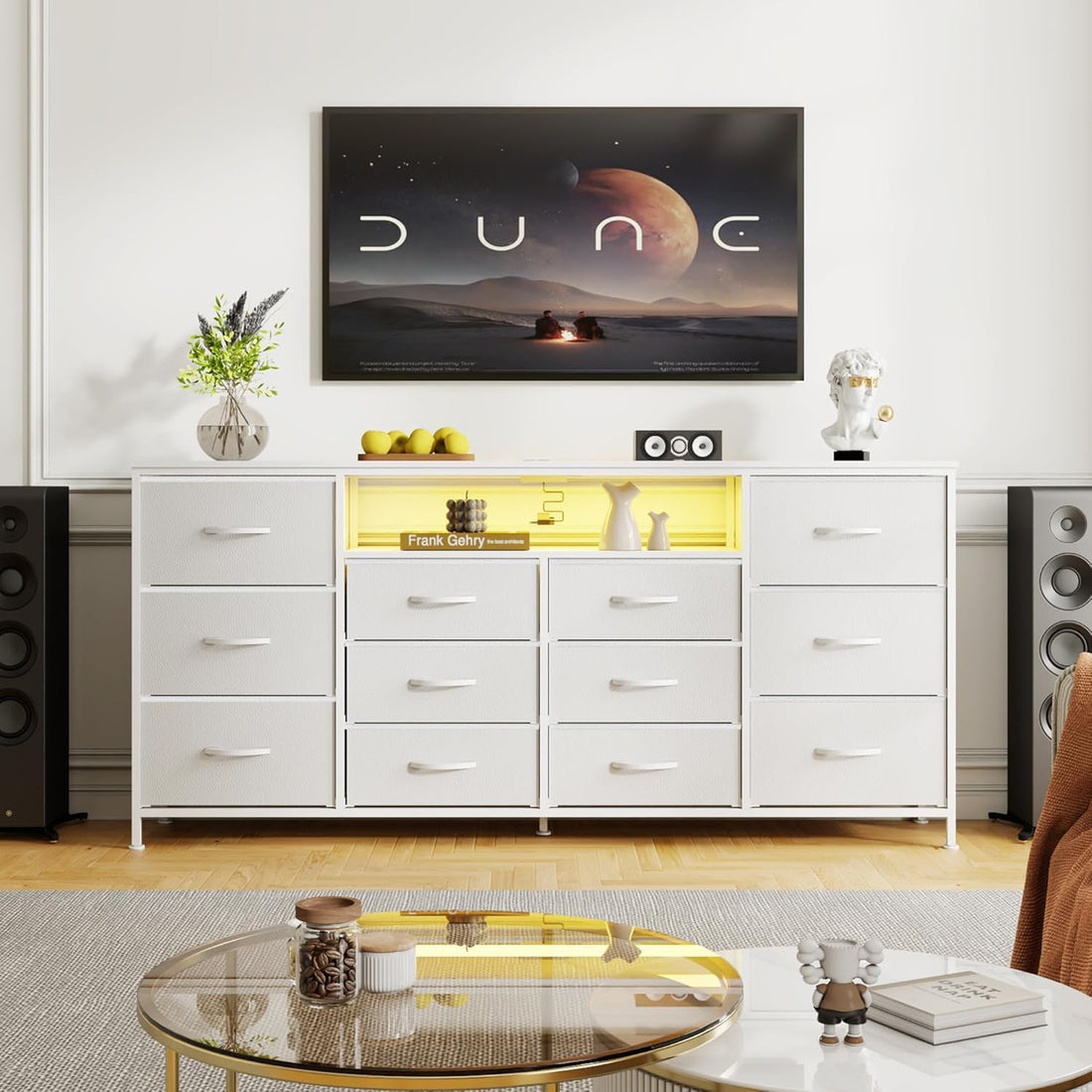 Meuble TV Garvee 63" pour téléviseurs de 65 à 75 pouces, avec 12 tiroirs, éclairage LED, revêtement en tissu, chargeur, étagères ouvertes, mobilier de salon moderne