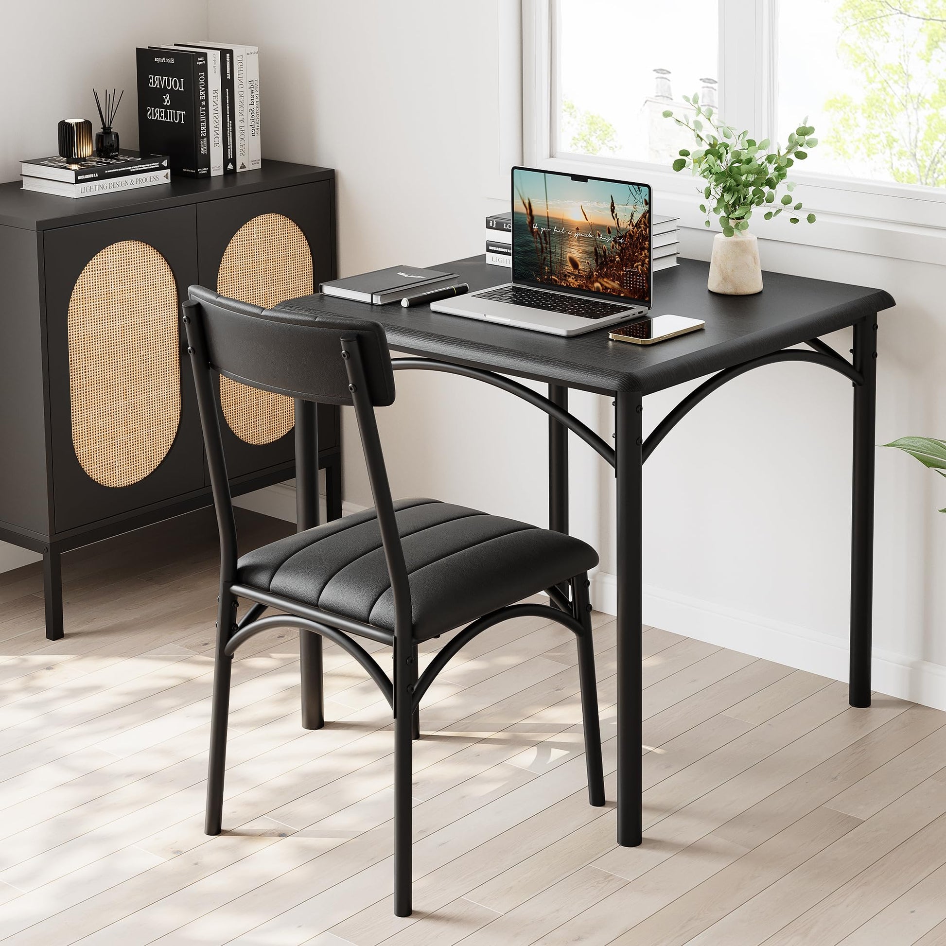 Ensemble de salle à manger Garvee pour 2 personnes avec chaises rembourrées, structure robuste en MDF et acier, noir rustique, gain de place, idéal pour les petites pièces