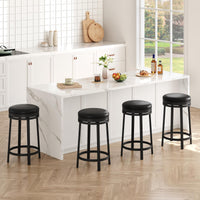 Ensemble de 4 tabourets de bar pivotants Garvee 24'' en cuir PU noir avec repose-pieds et structure en métal. Idéal pour îlot de cuisine ou bar moderne.