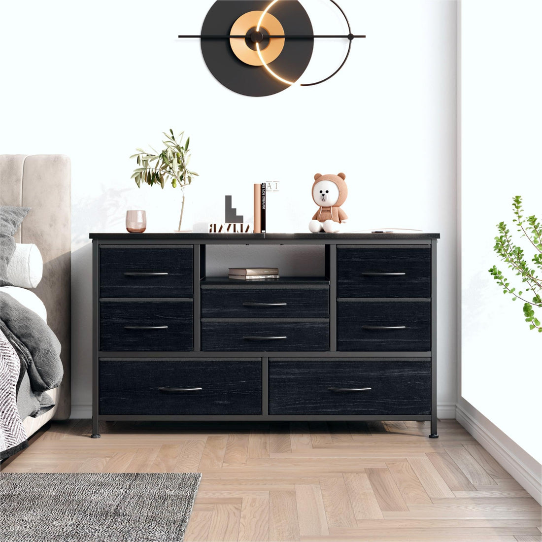 Garvee Meuble TV à 8 tiroirs avec éclairage LED et prise électrique pour salon et chambre, en MDF, éclairage RGB, grand espace de rangement, gestion des câbles, Saule Noir