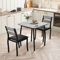 Ensemble de salle à manger Garvee 3 pièces pour 2 personnes avec chaises rembourrées en PU et table en bois MDF, compact, robuste, gris, idéal pour les petites cuisines et les appartements.