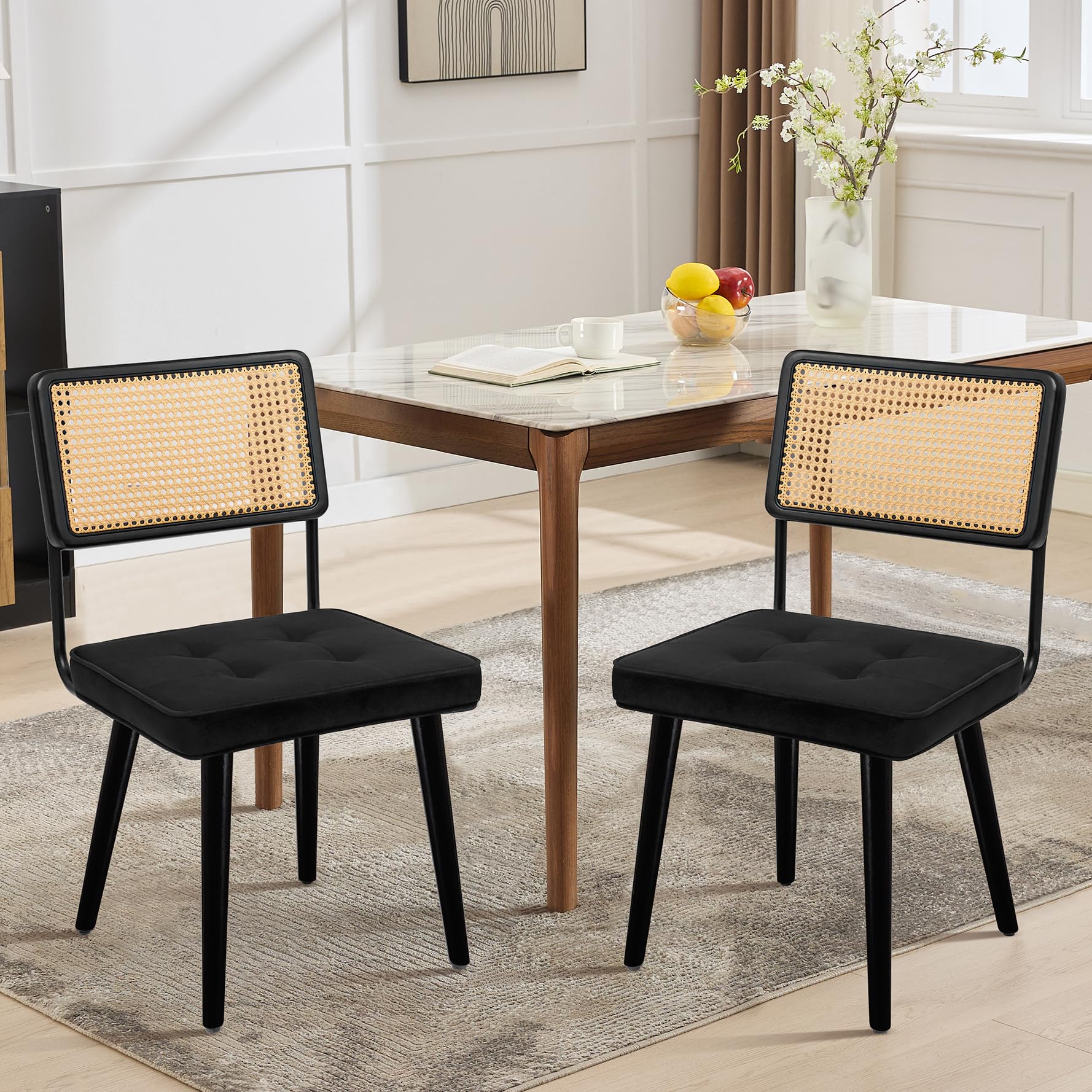 Ensemble de 2 chaises de salle à manger Garvee en rotin naturel, assise en velours et pieds en bois massif, style bohème noir, pour la cuisine et la salle à manger.